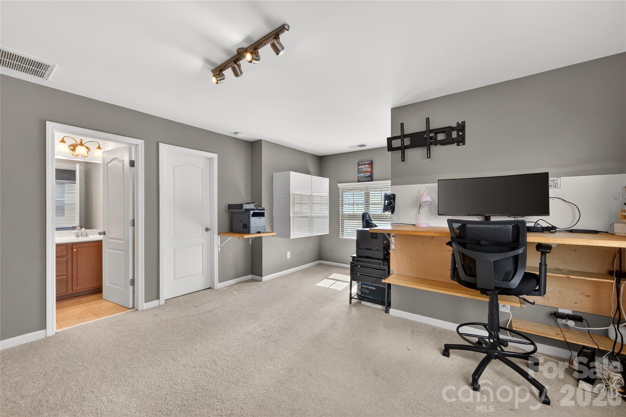 12531 Surreykirt Lane — Huntersville