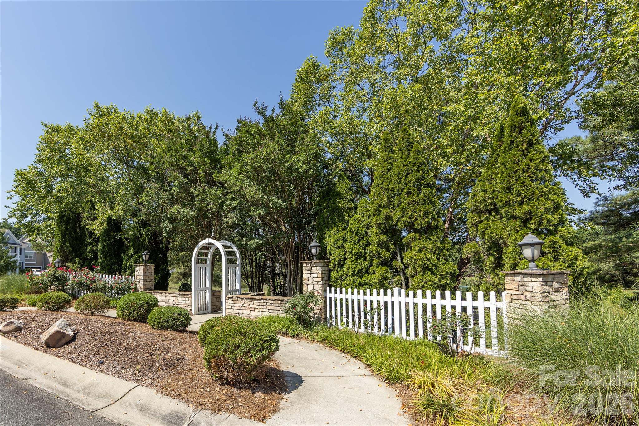 12531 Surreykirt Lane — Huntersville