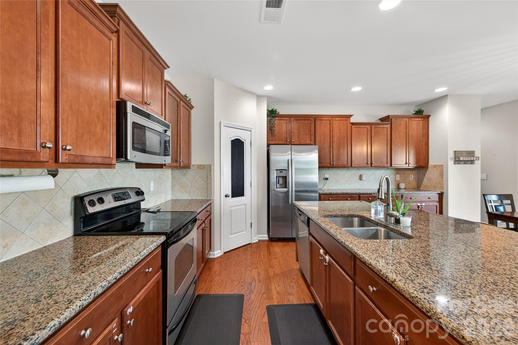 12531 Surreykirt Lane — Huntersville
