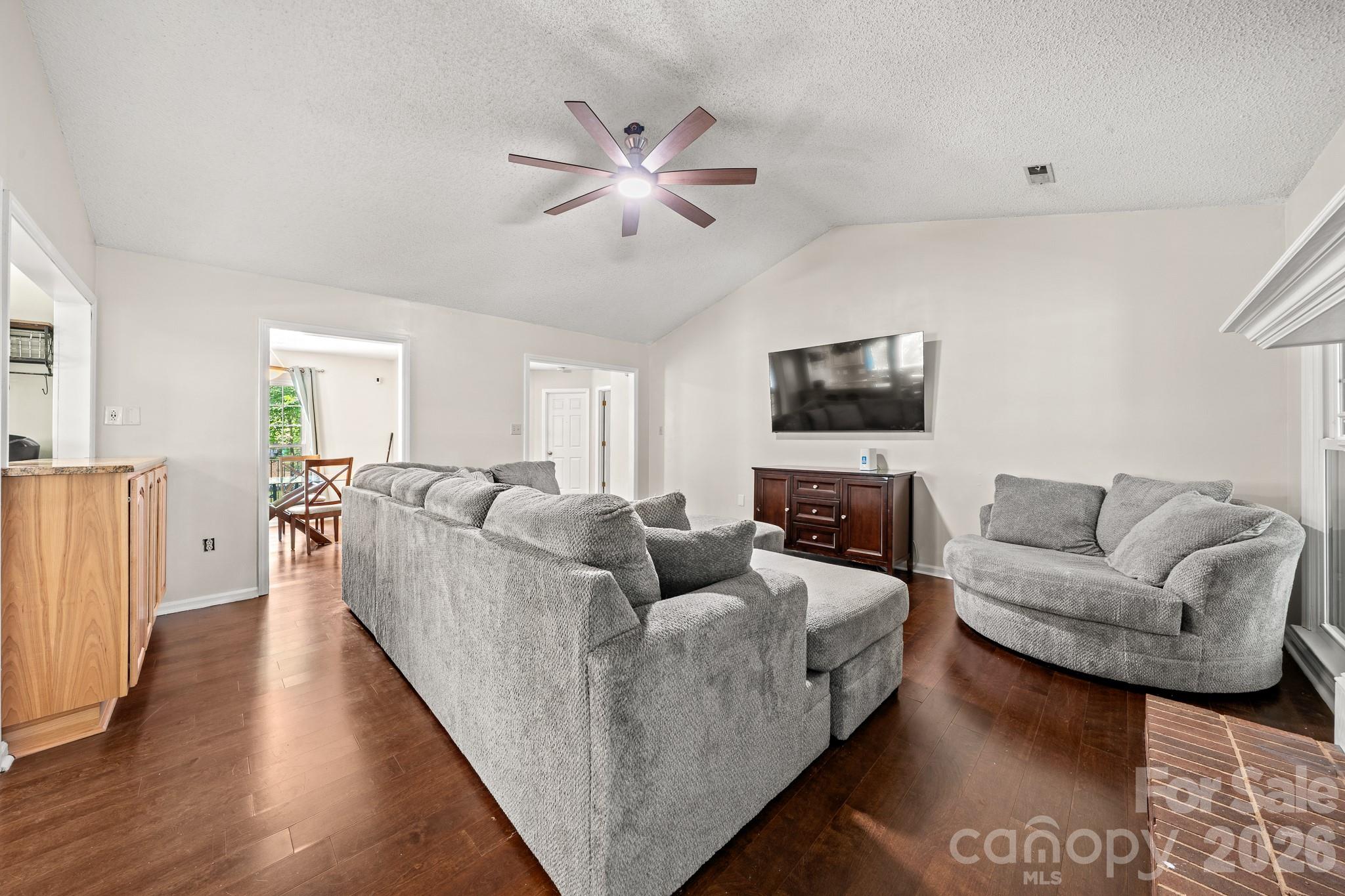 5200 Cressingham Court — Charlotte