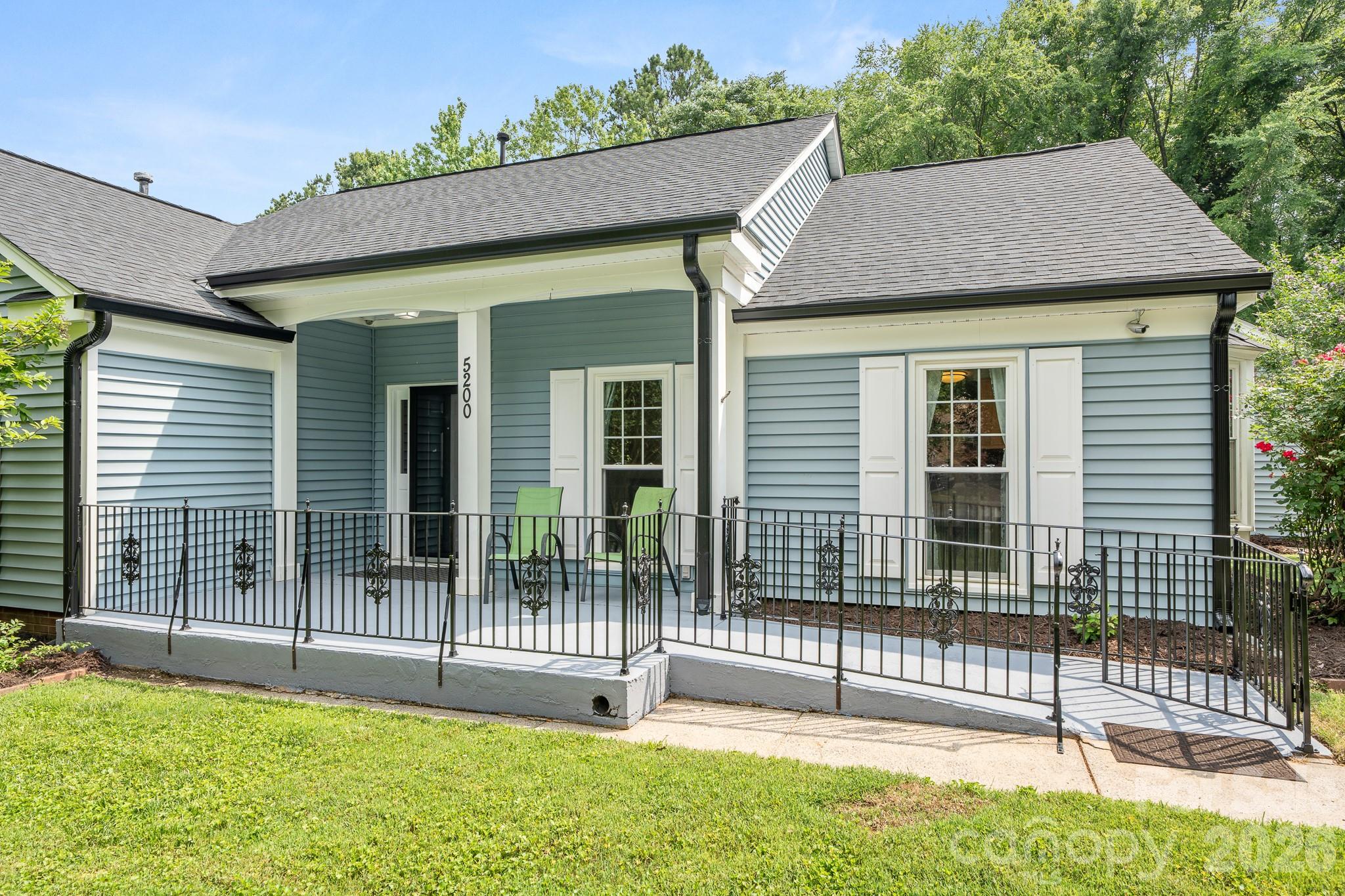 5200 Cressingham Court — Charlotte
