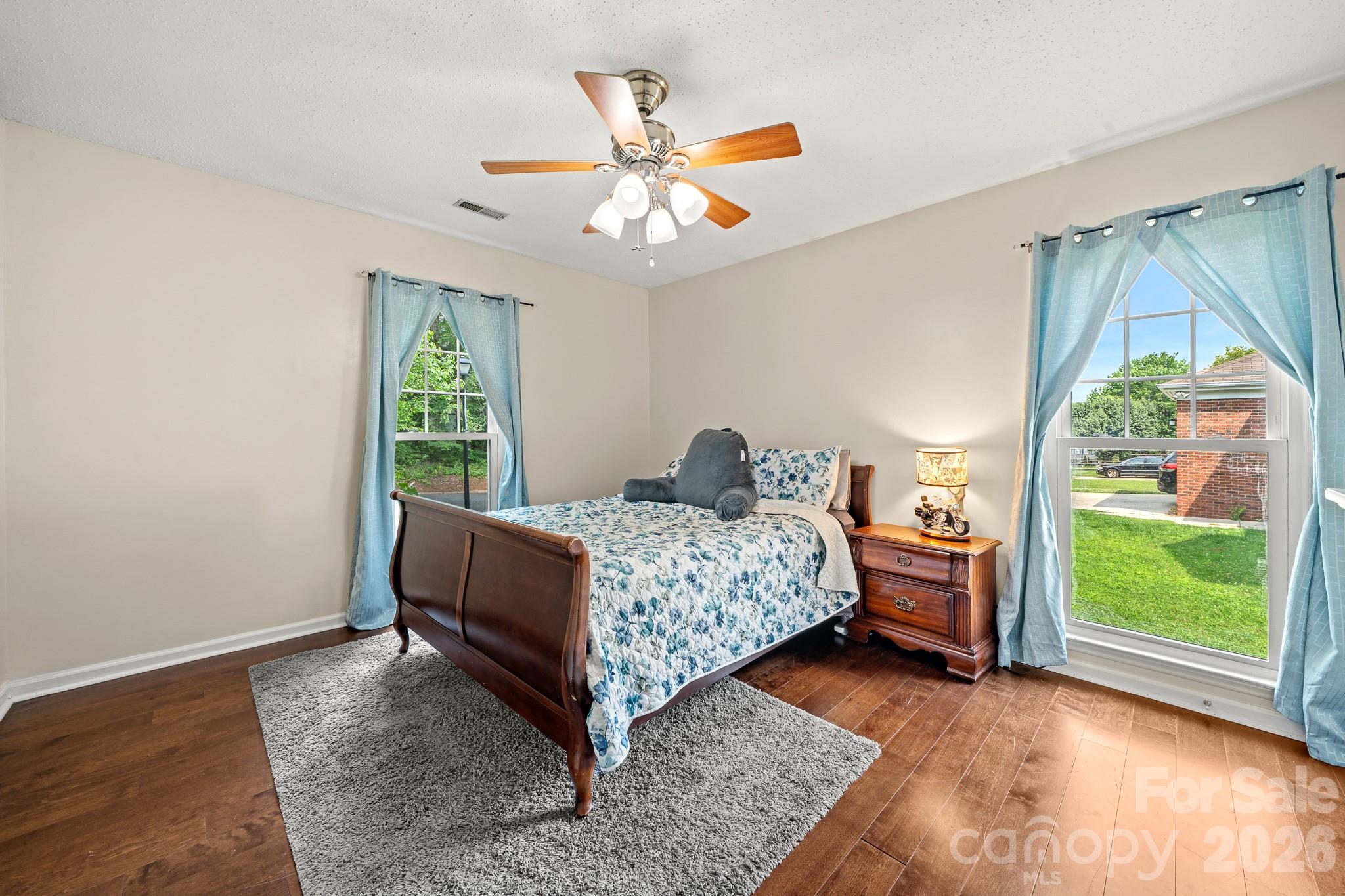 5200 Cressingham Court — Charlotte
