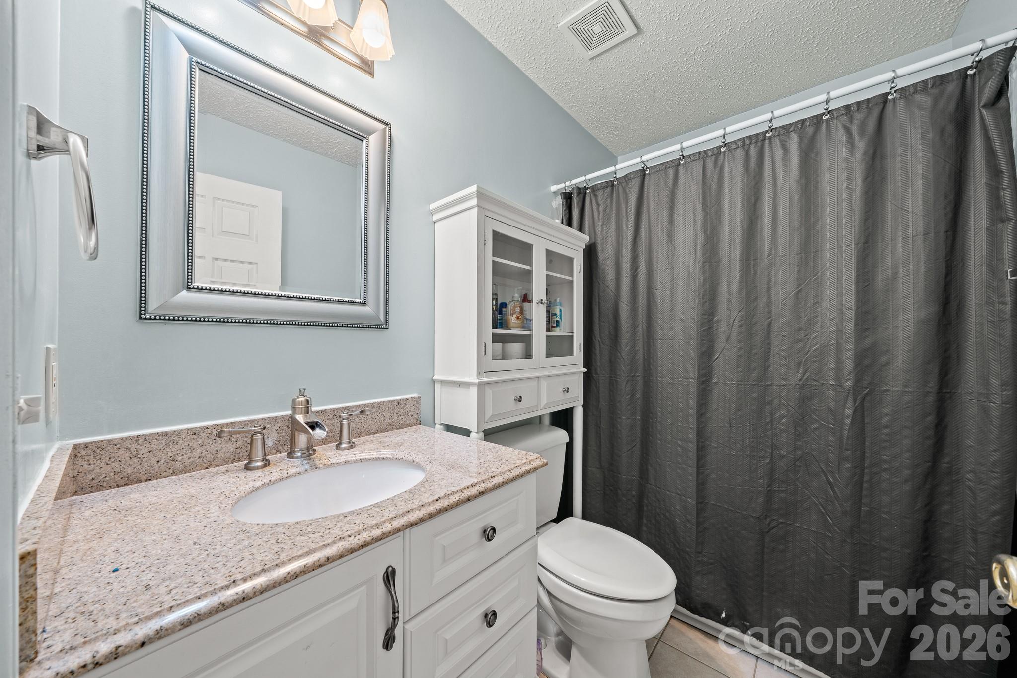 5200 Cressingham Court — Charlotte