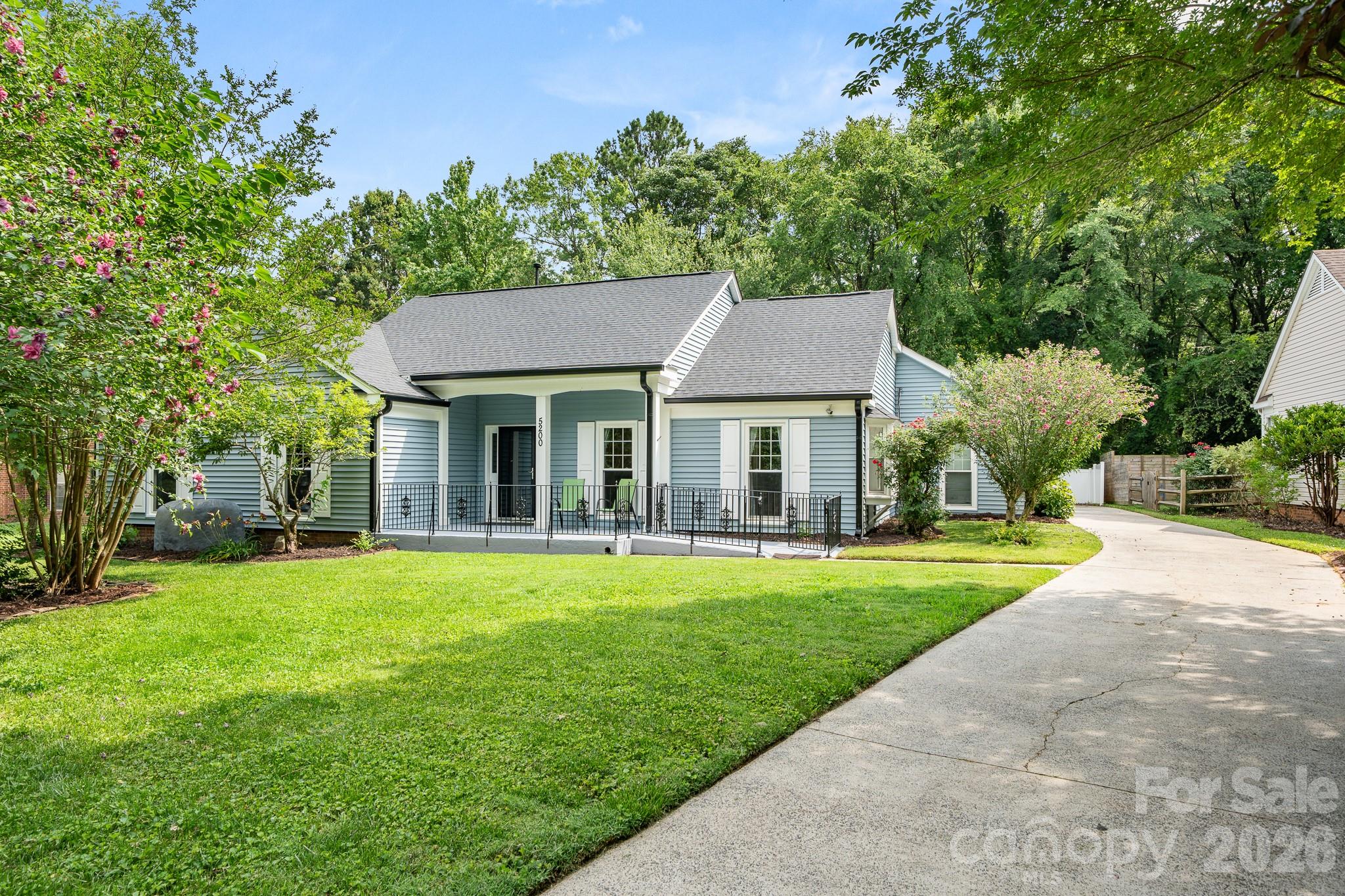 5200 Cressingham Court — Charlotte