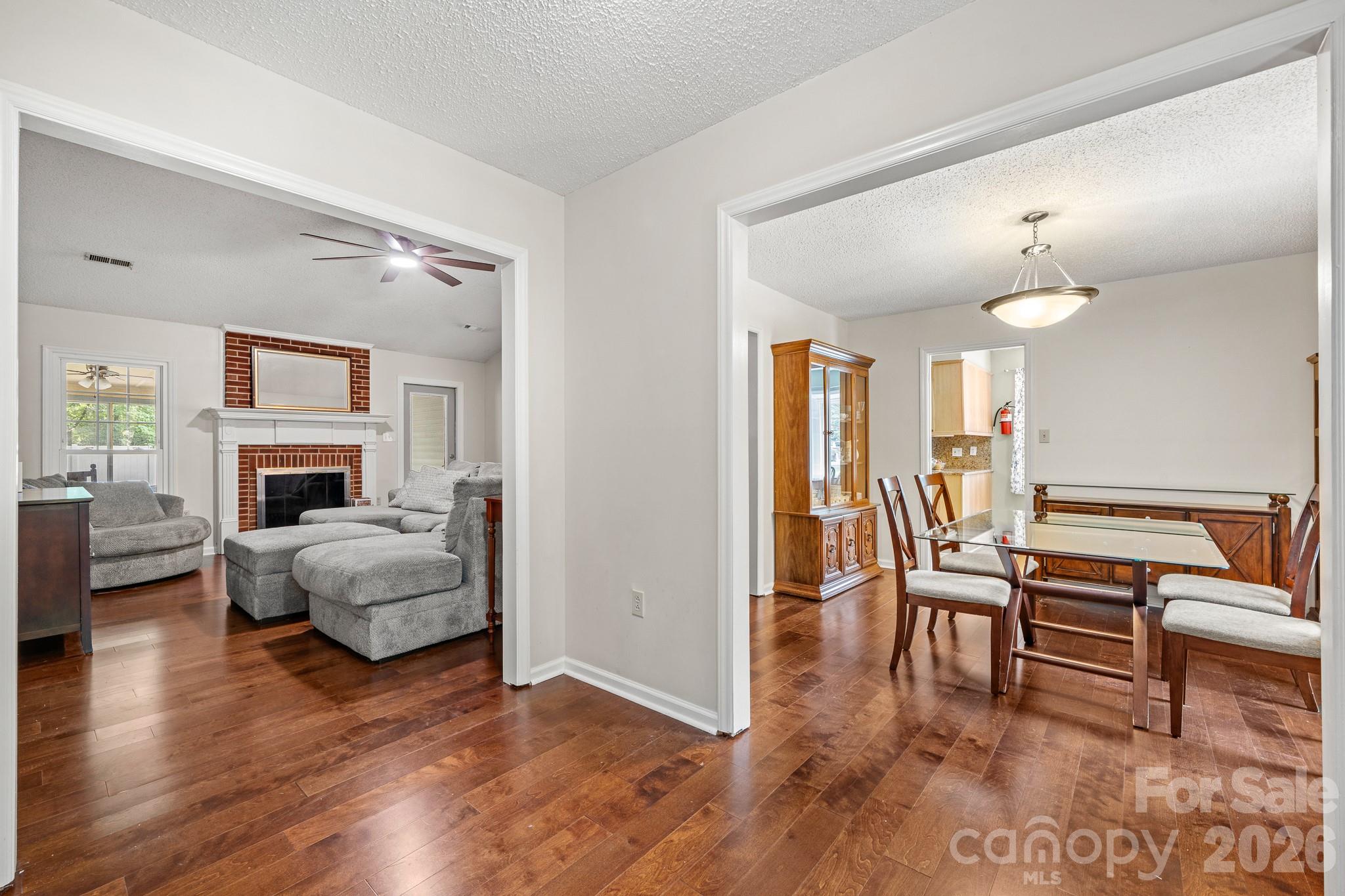 5200 Cressingham Court — Charlotte
