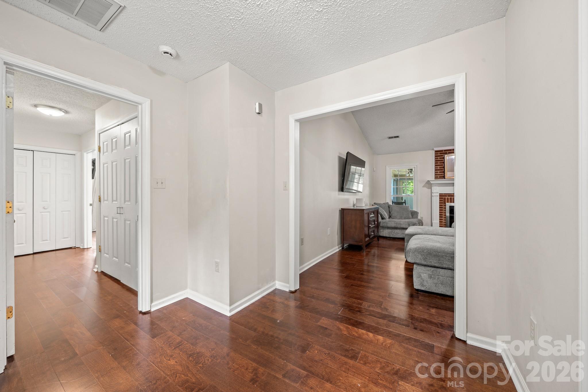 5200 Cressingham Court — Charlotte