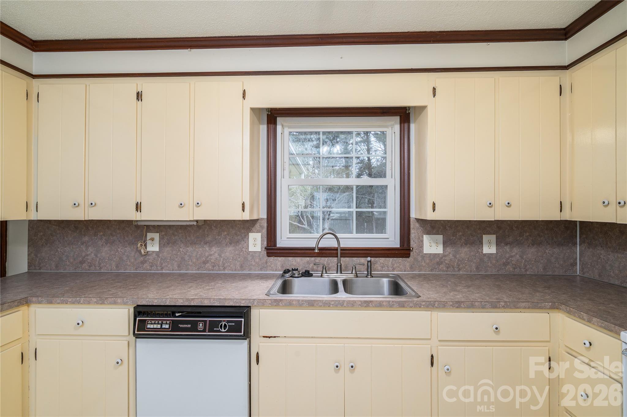 225 Dogwood Drive — Mount Holly