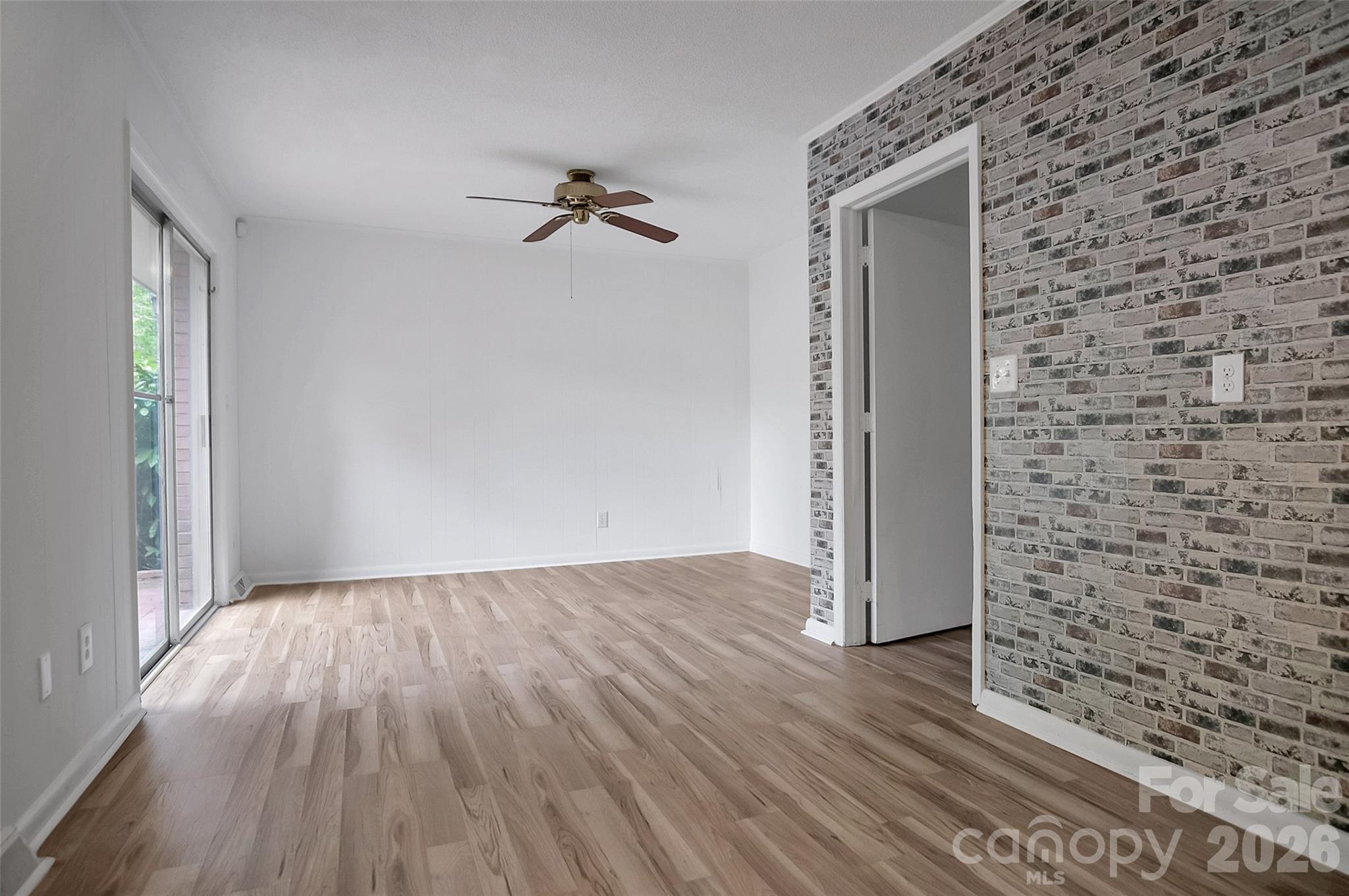 327 Arlington Street — Forest City