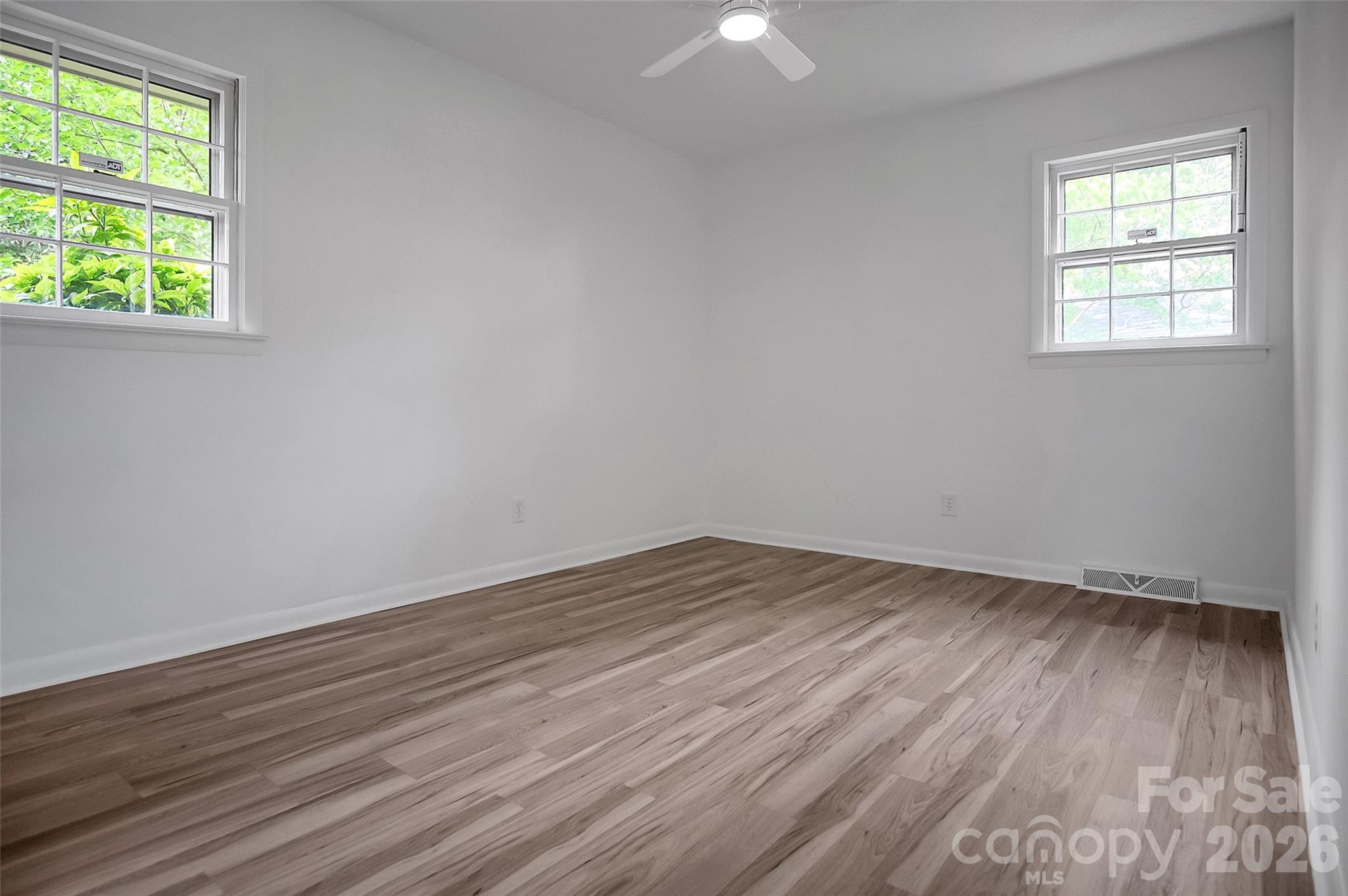327 Arlington Street — Forest City