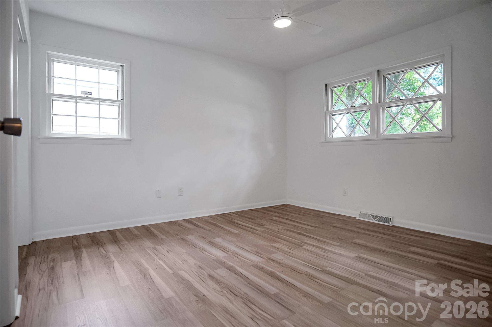 327 Arlington Street — Forest City