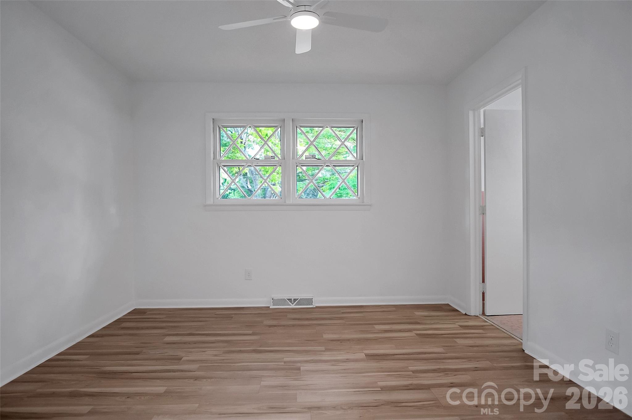 327 Arlington Street — Forest City