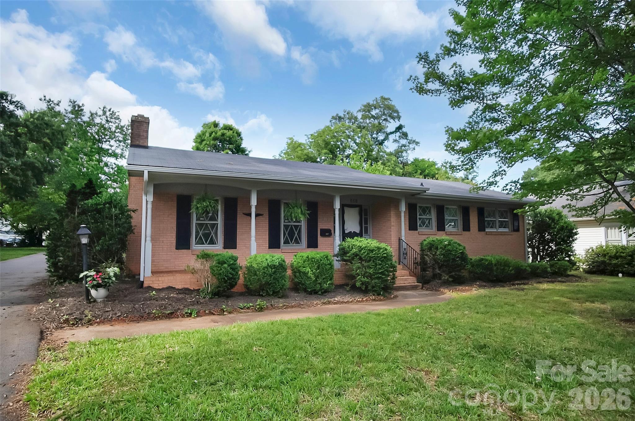 327 Arlington Street — Forest City