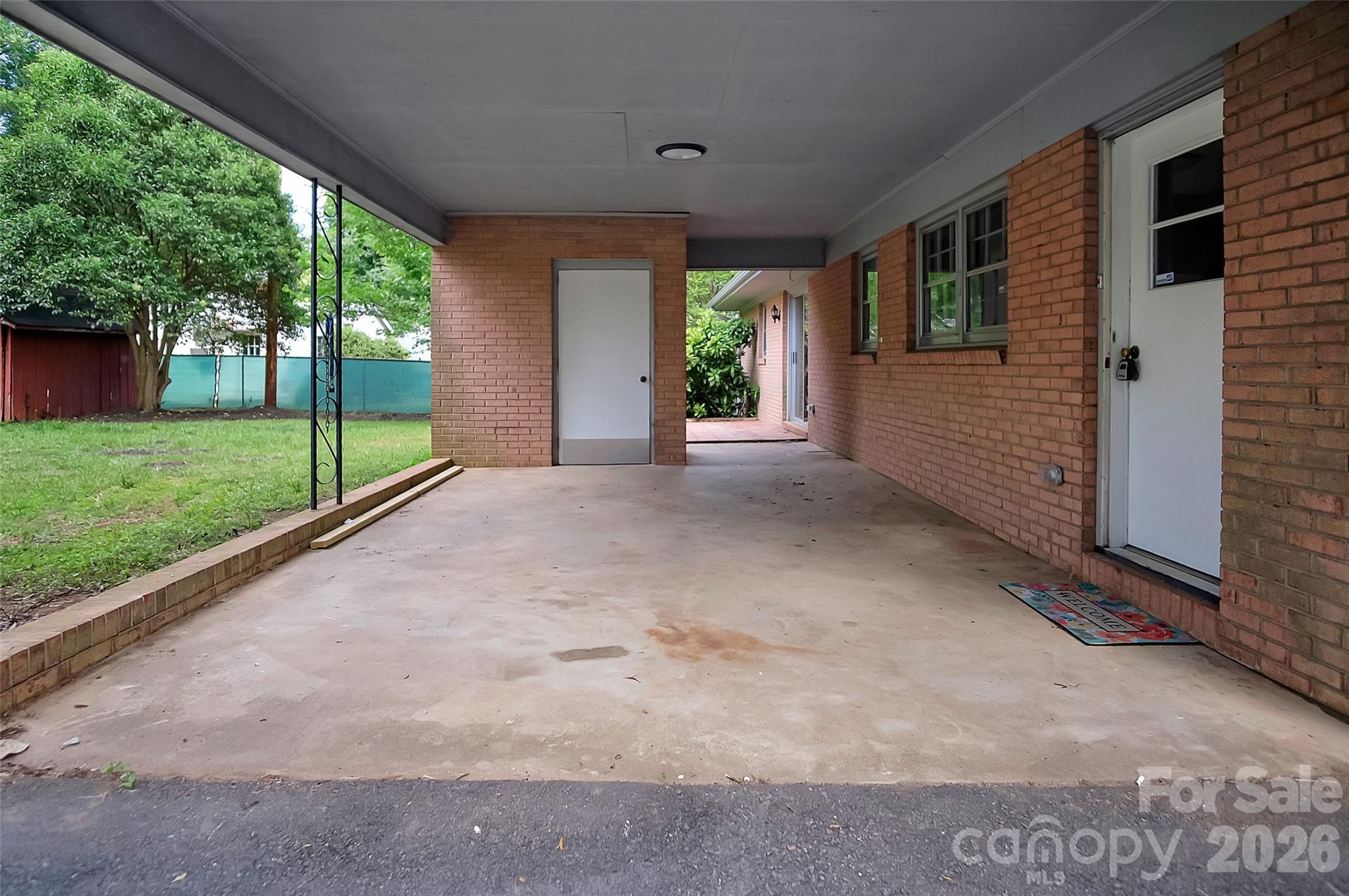 327 Arlington Street — Forest City