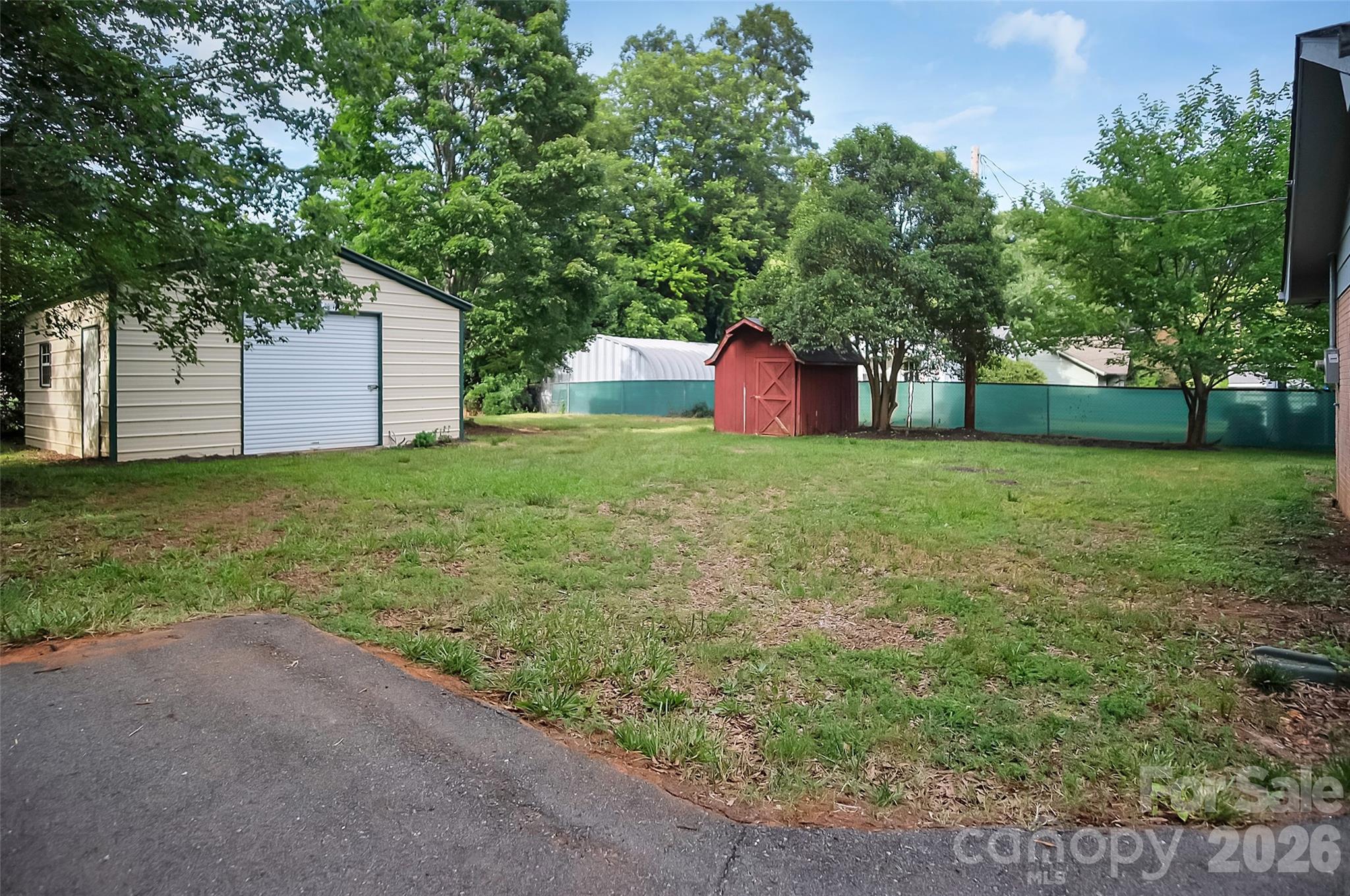 327 Arlington Street — Forest City