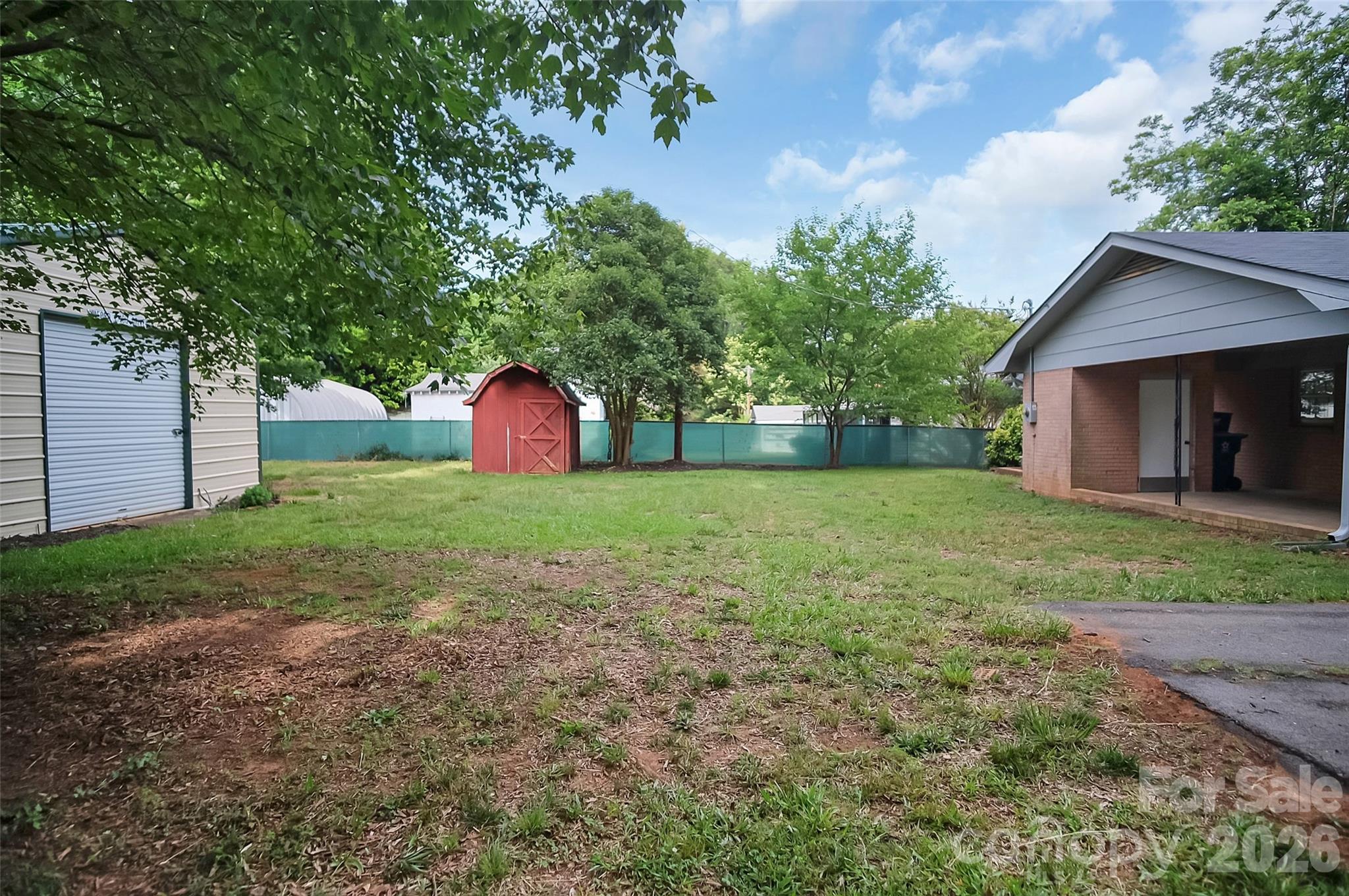 327 Arlington Street — Forest City