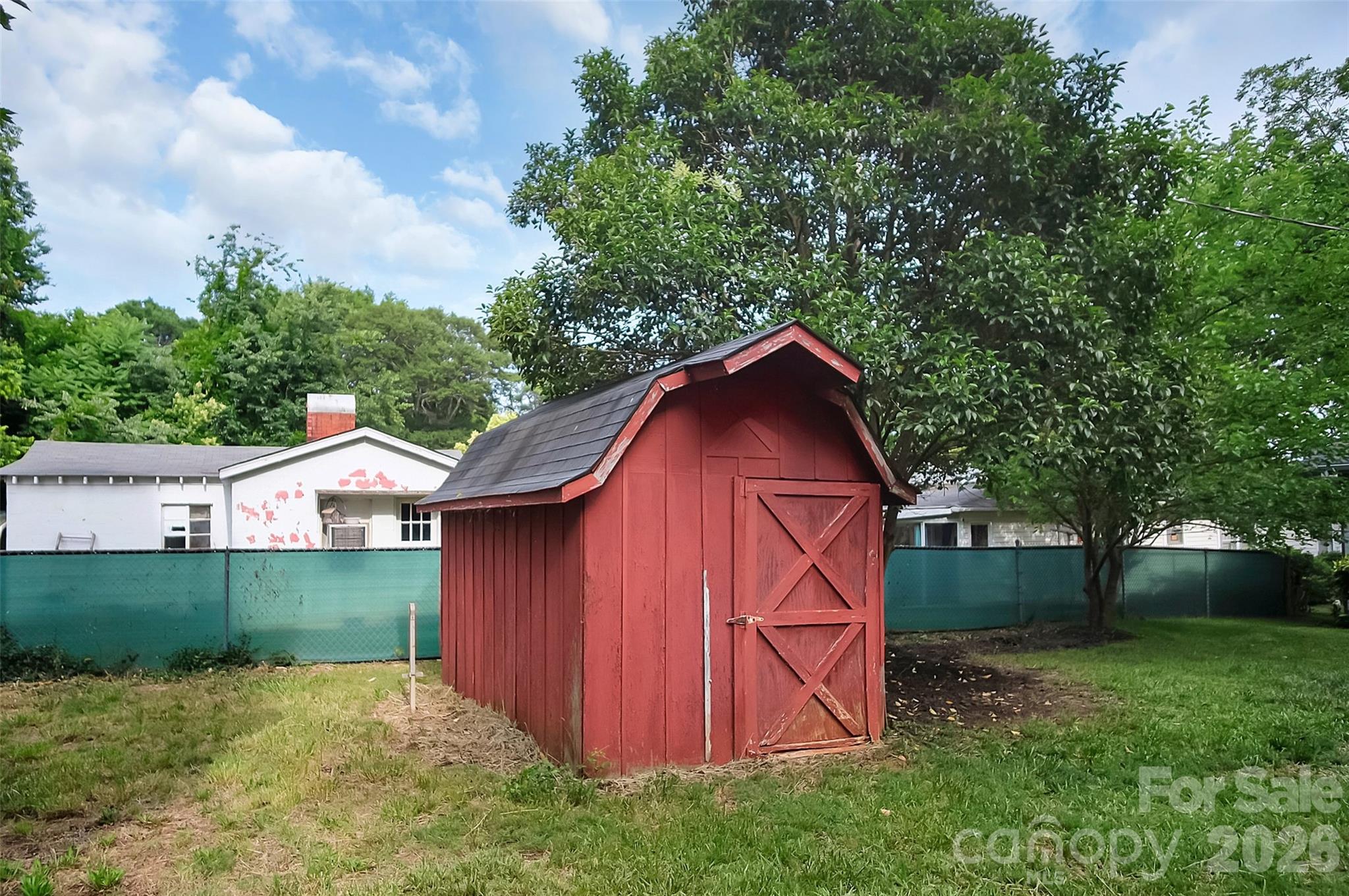 327 Arlington Street — Forest City