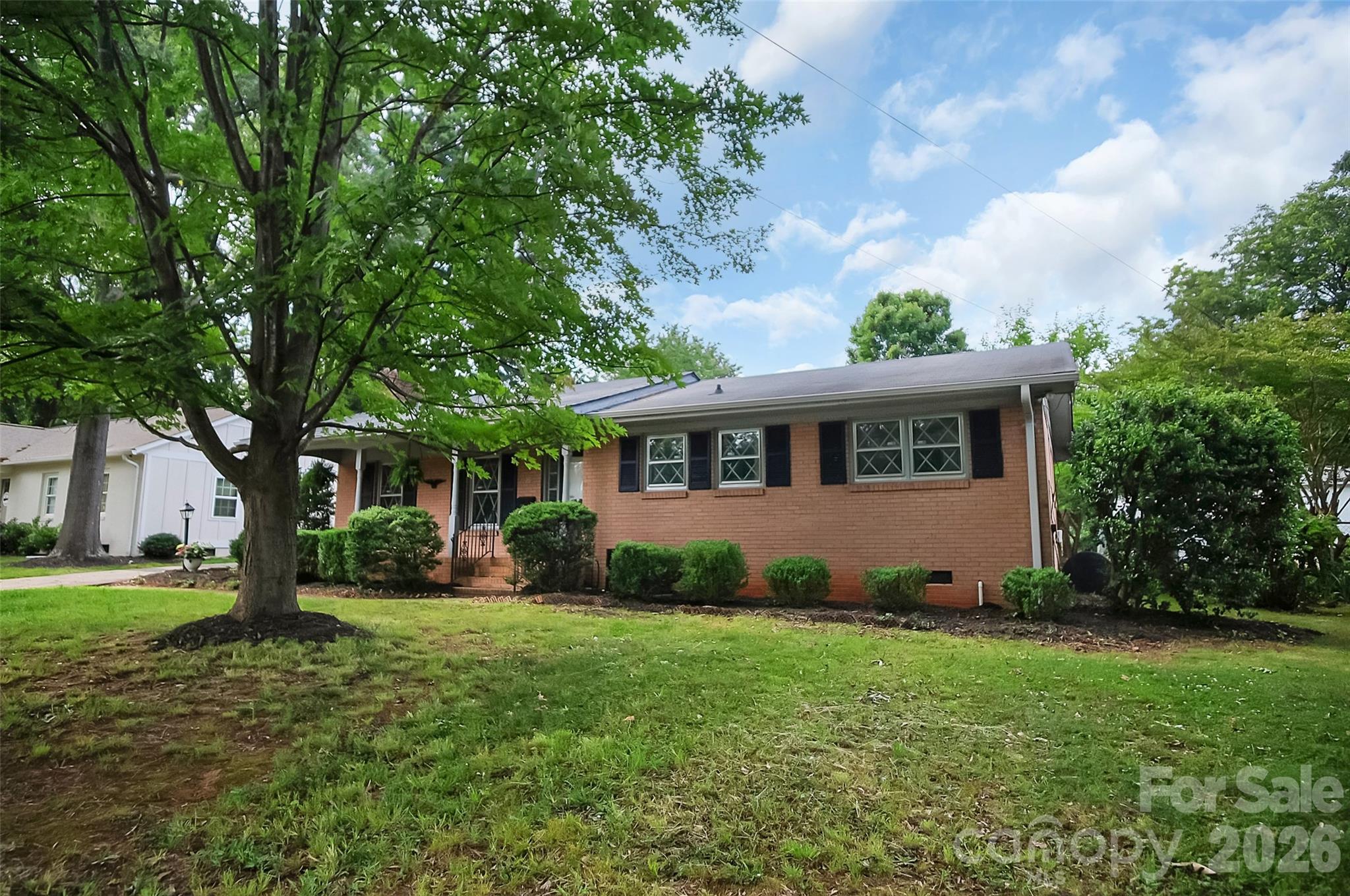 327 Arlington Street — Forest City