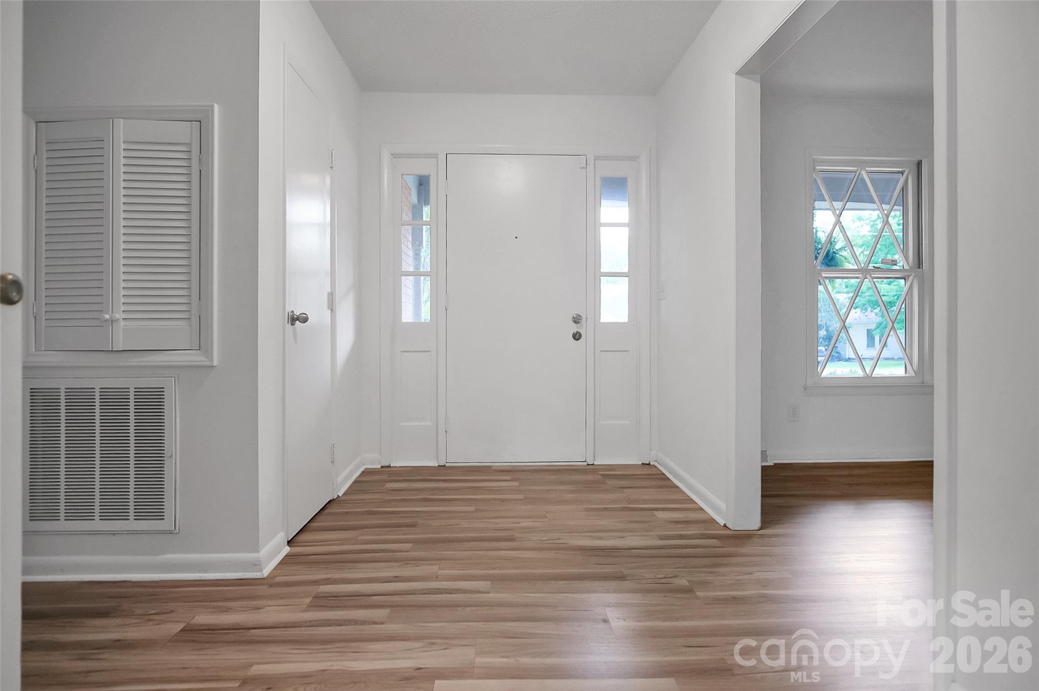 327 Arlington Street — Forest City