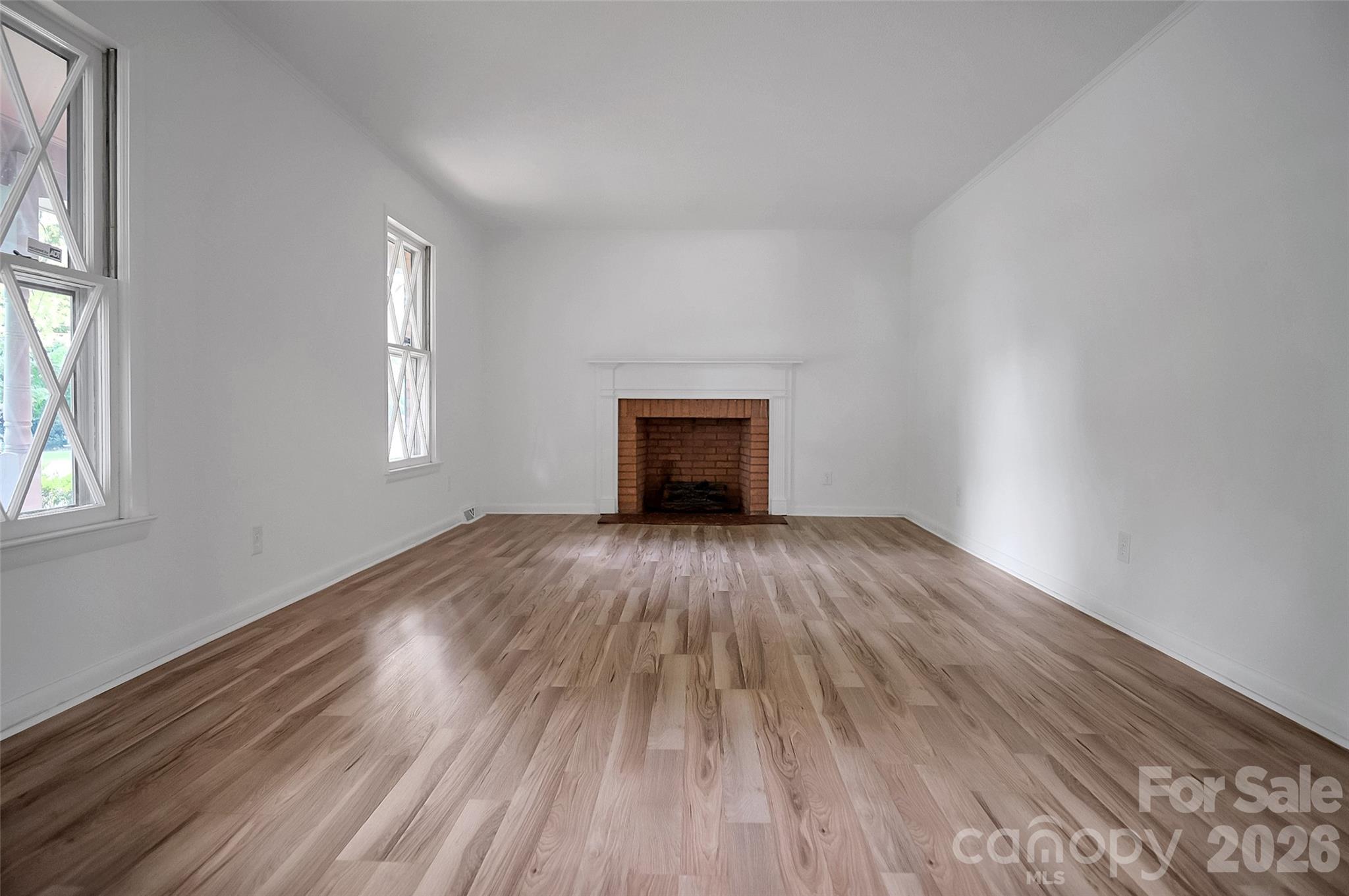 327 Arlington Street — Forest City