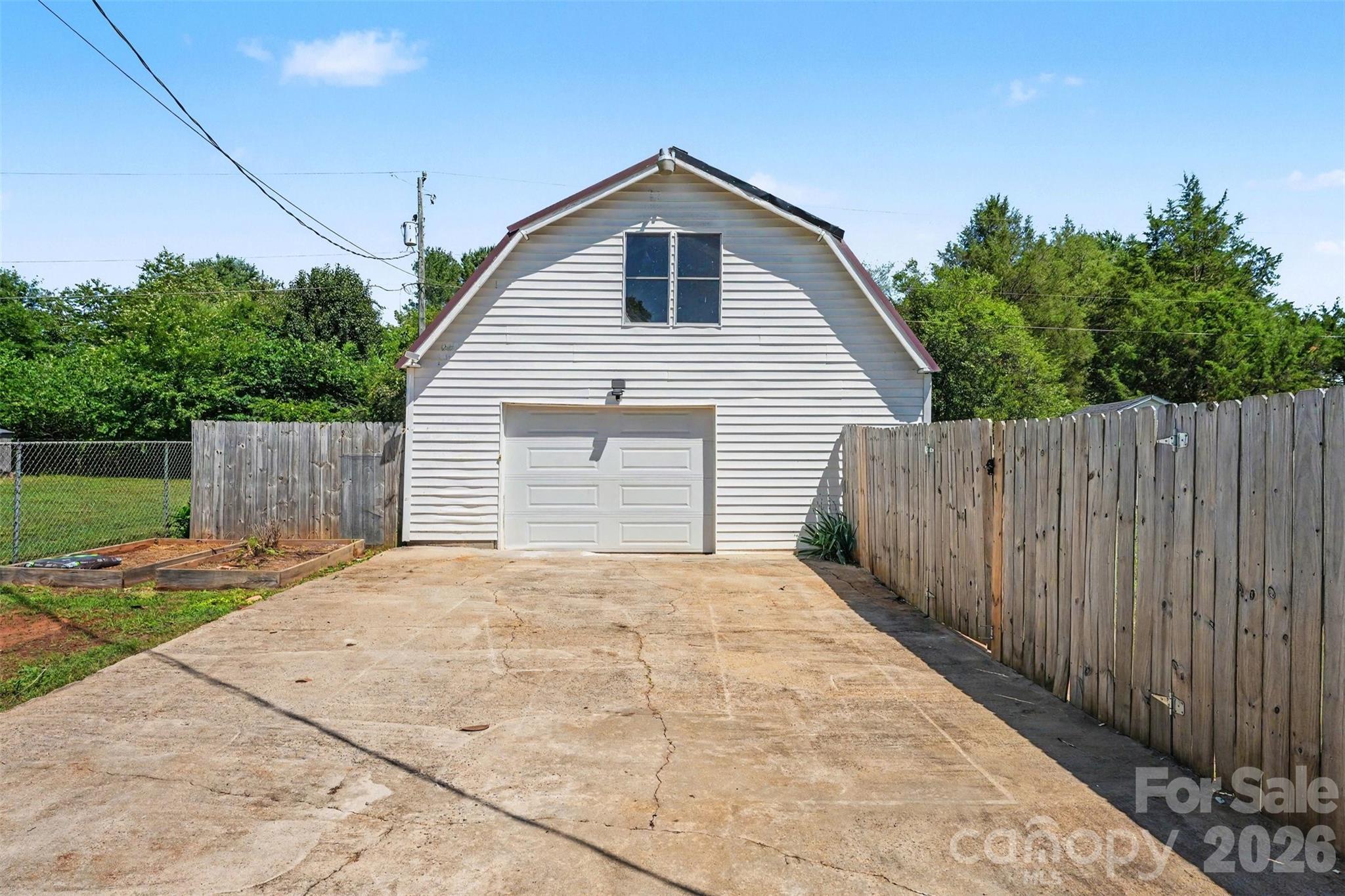101 E Chamblee Drive — Salisbury