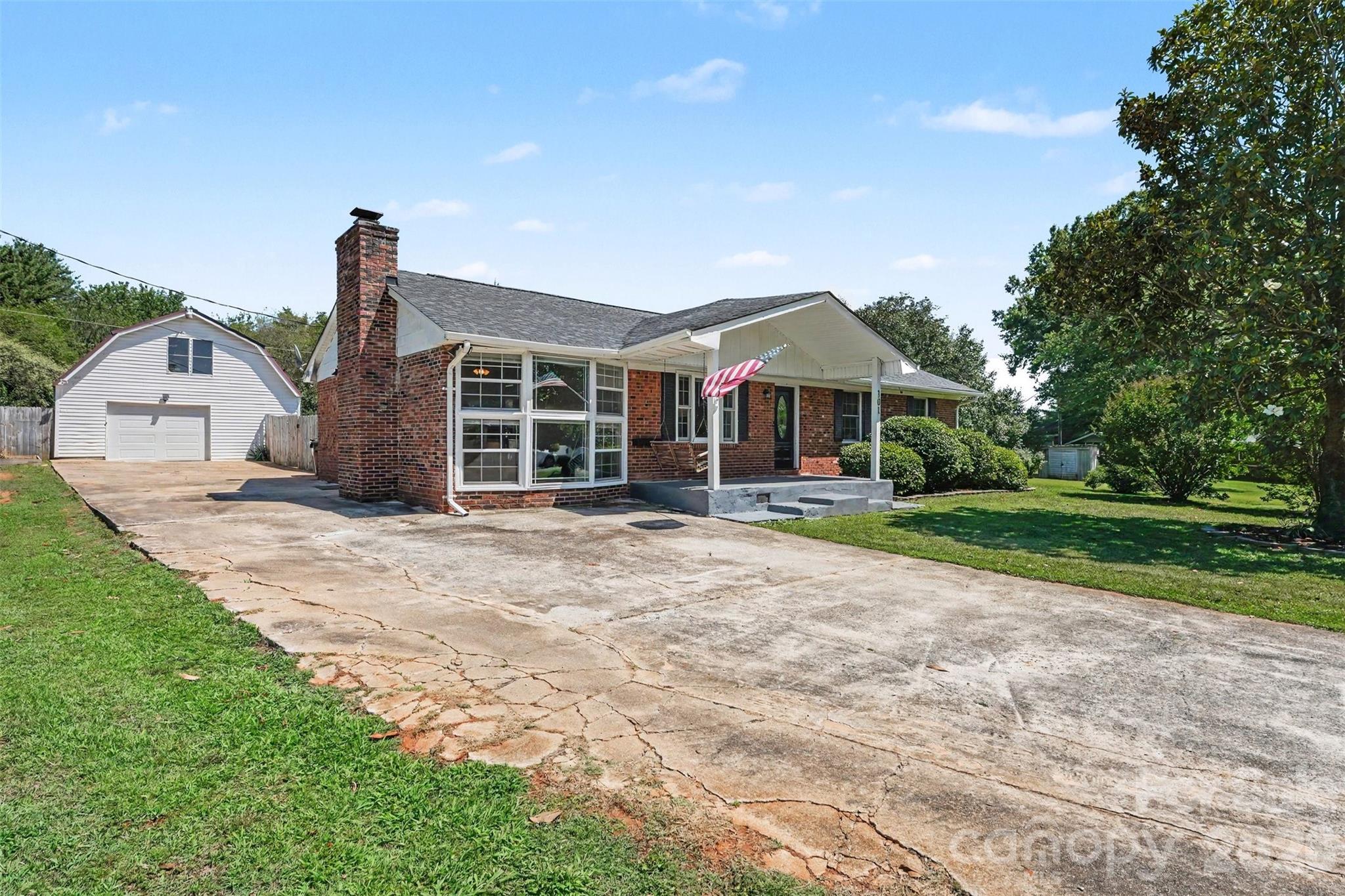 101 E Chamblee Drive — Salisbury