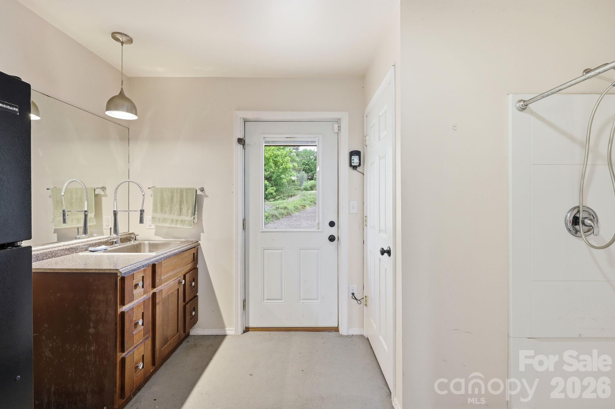 41 Bell Sprinkle Road — Weaverville