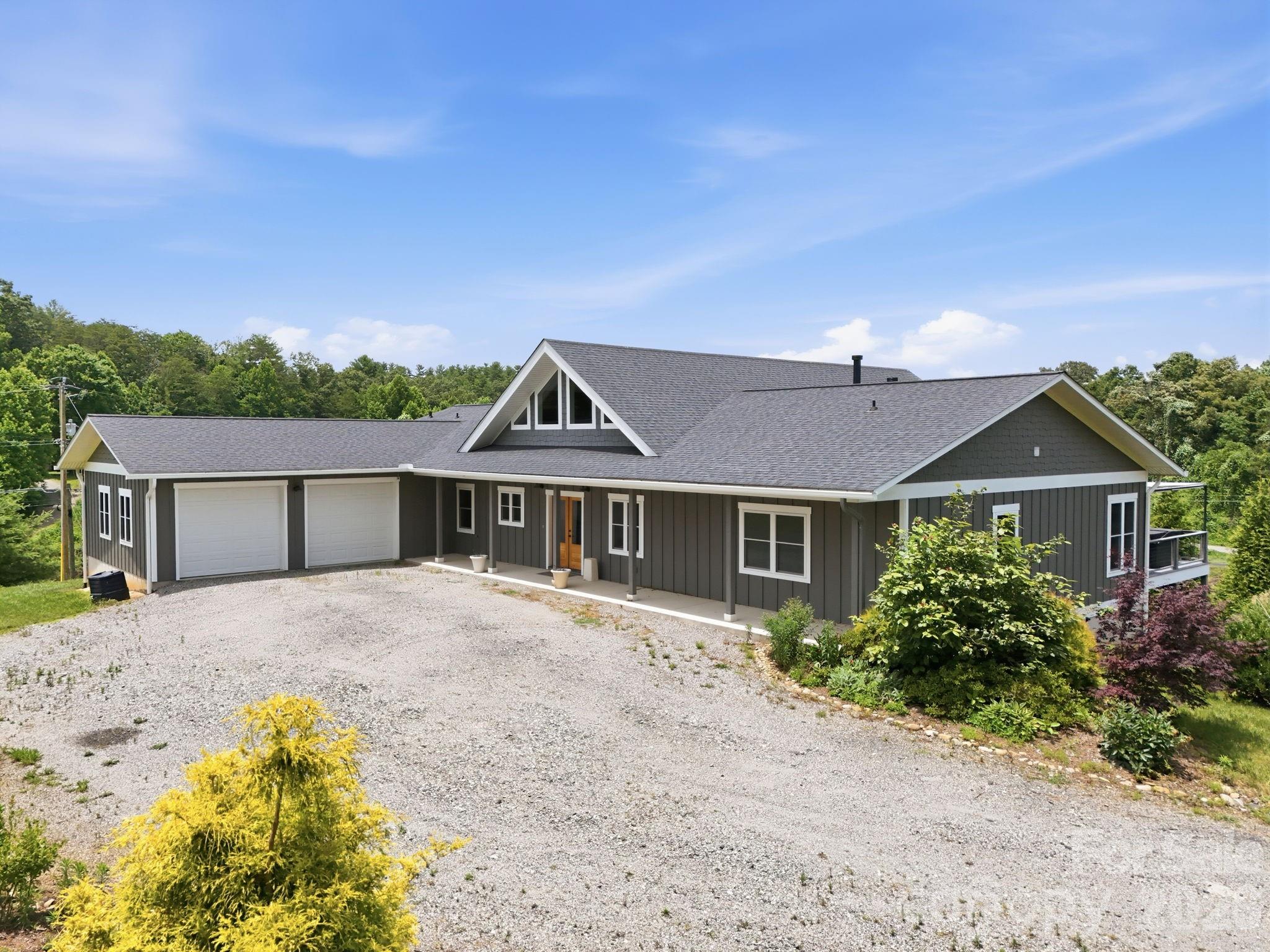 41 Bell Sprinkle Road — Weaverville