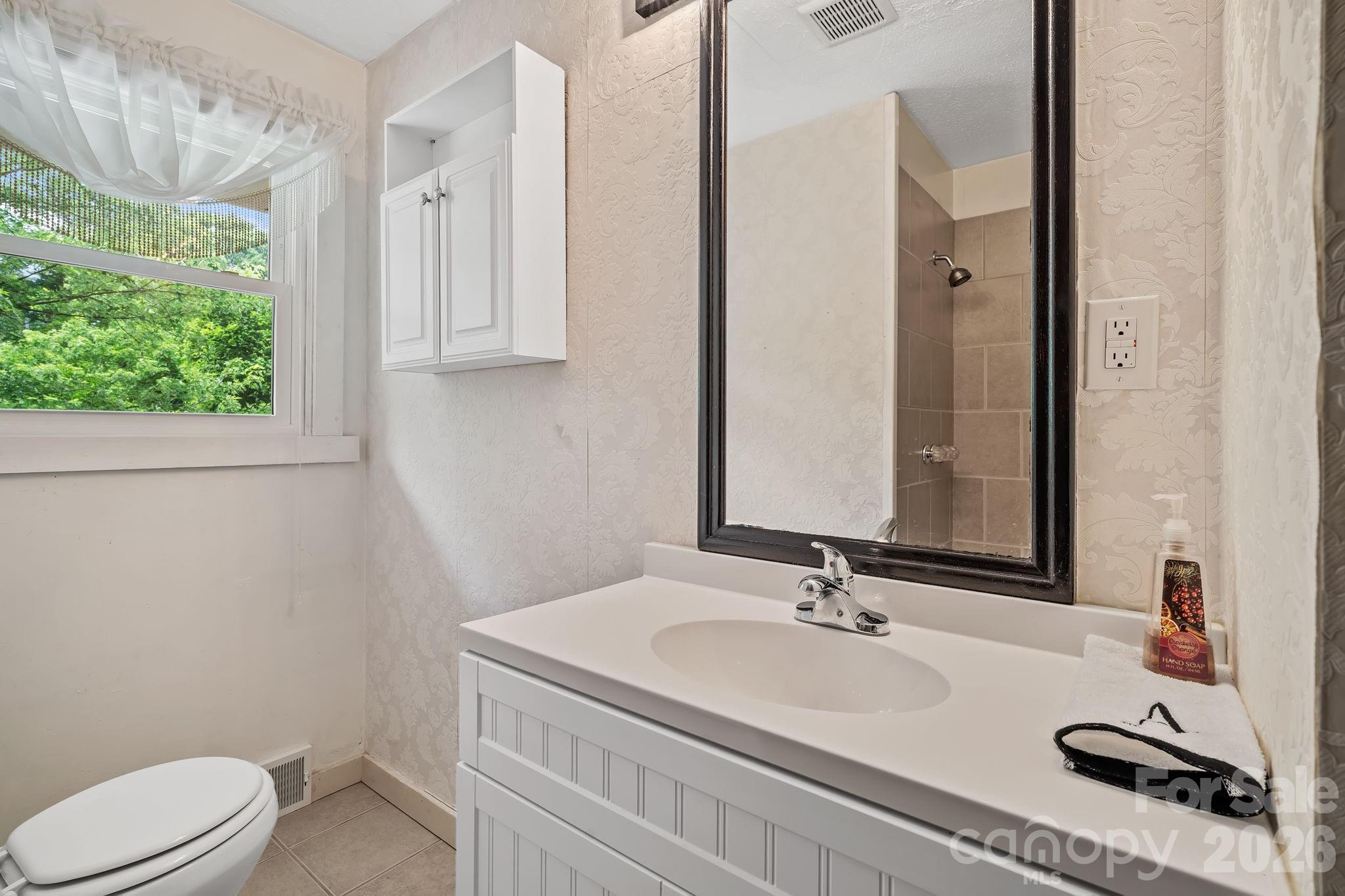 154 Richmond Hill Drive — Asheville
