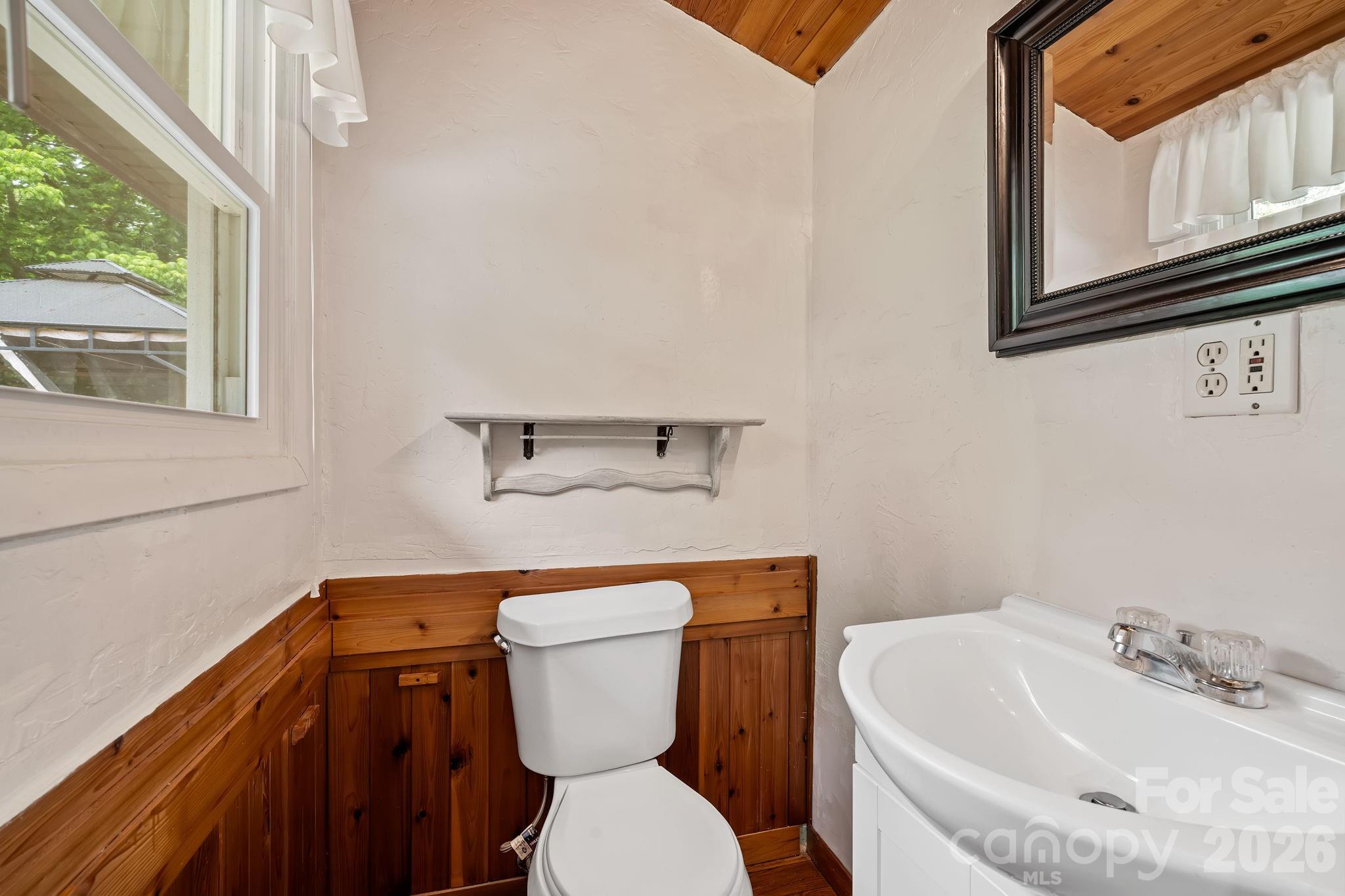 154 Richmond Hill Drive — Asheville