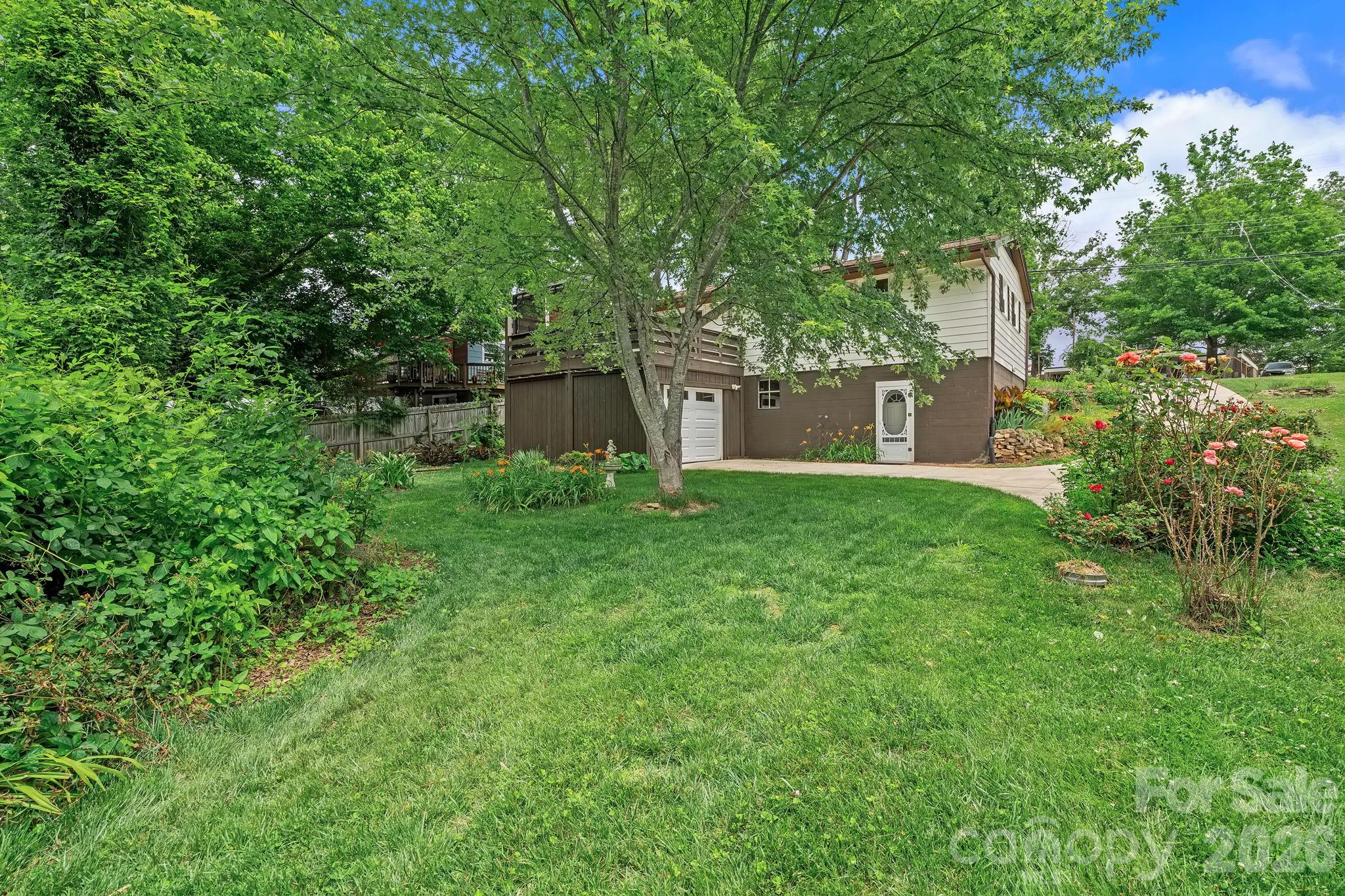 154 Richmond Hill Drive — Asheville
