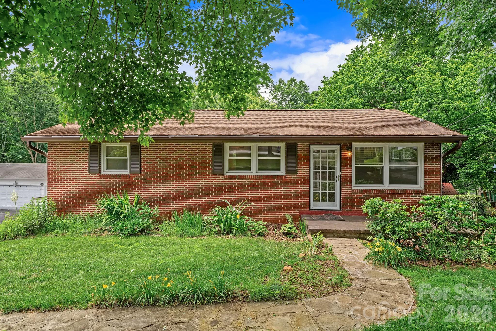 154 Richmond Hill Drive — Asheville