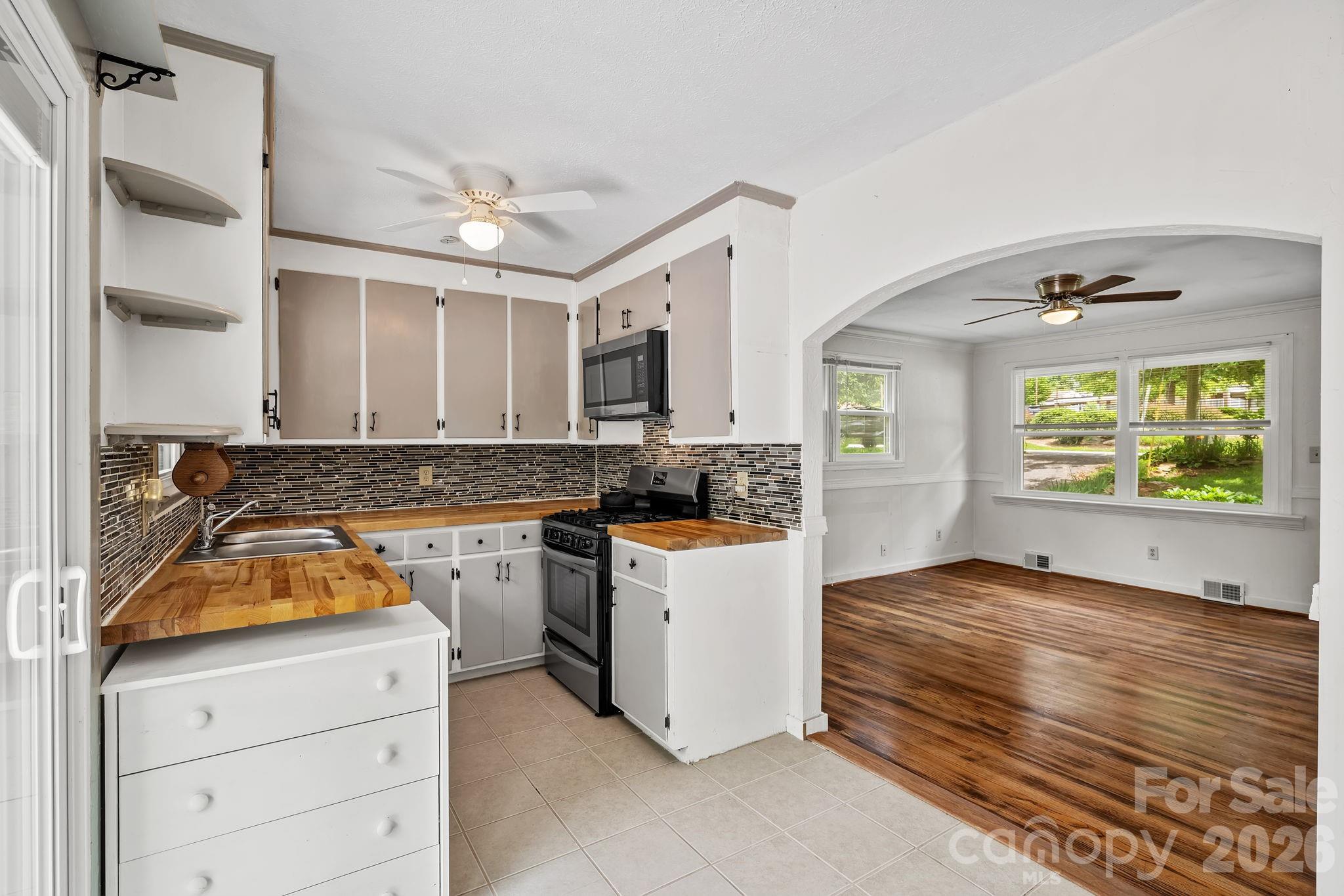 154 Richmond Hill Drive — Asheville