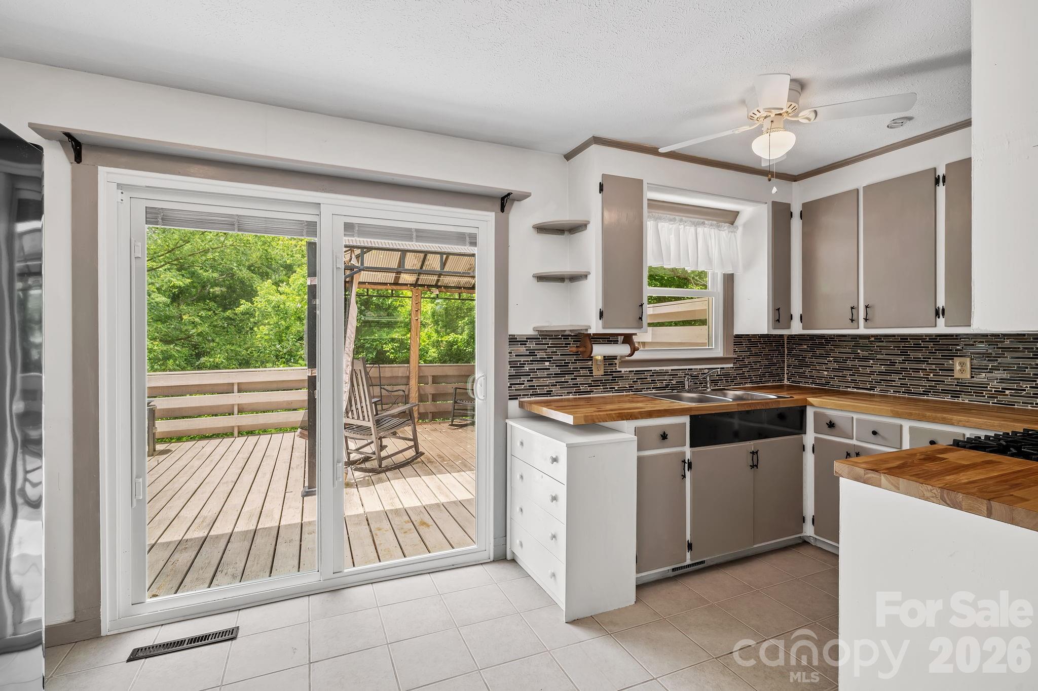154 Richmond Hill Drive — Asheville