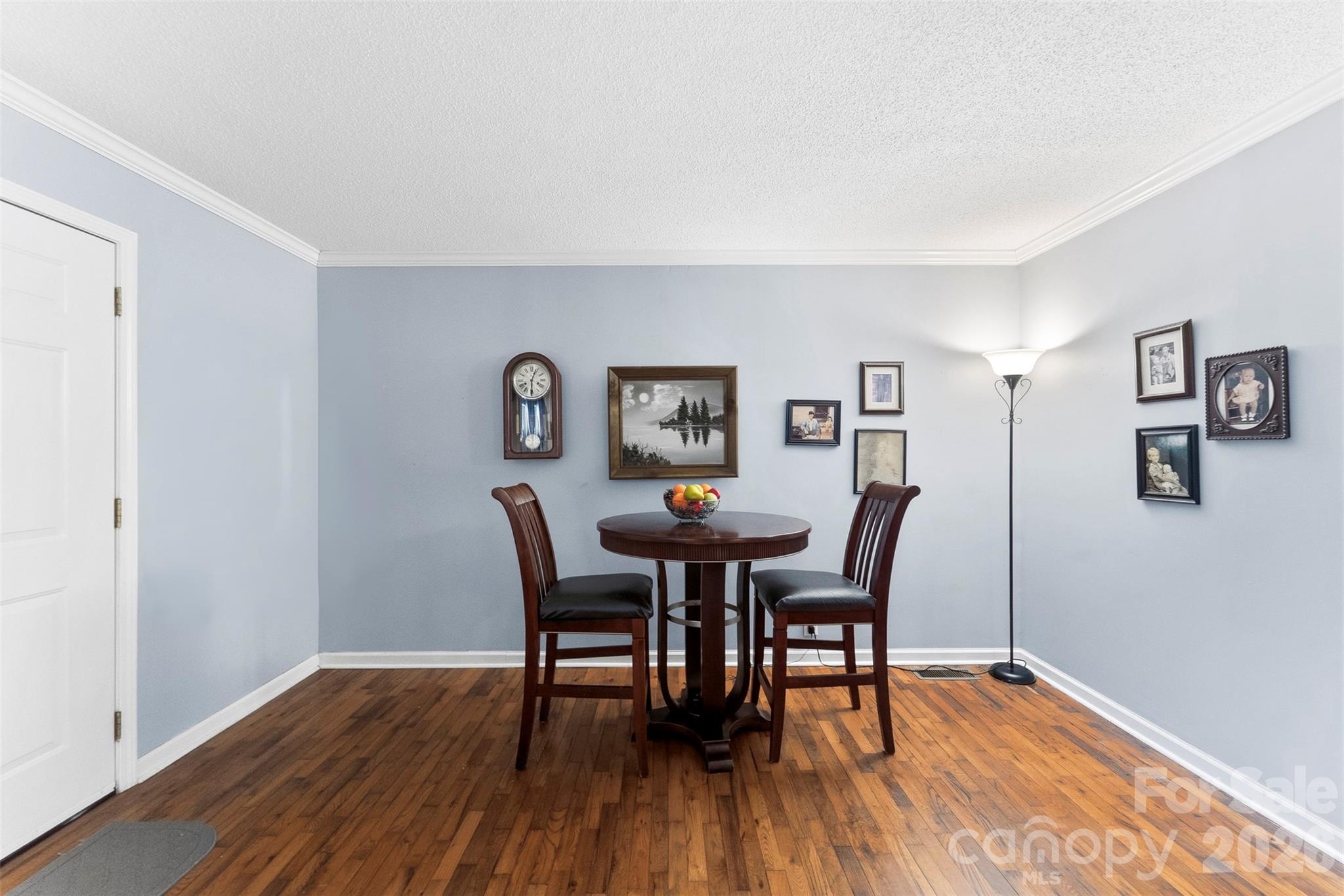 810 Bradley Road — Dallas