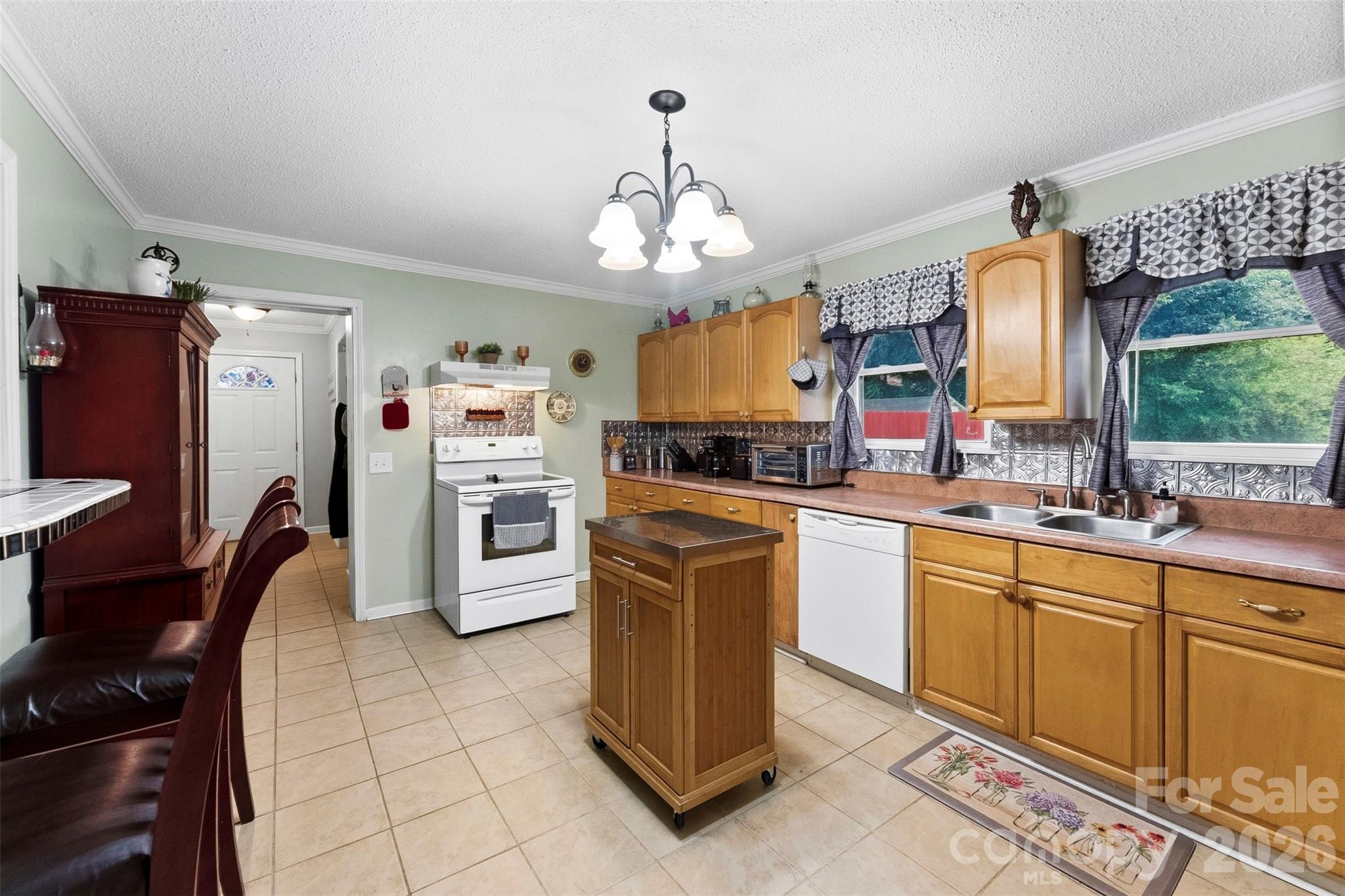 810 Bradley Road — Dallas