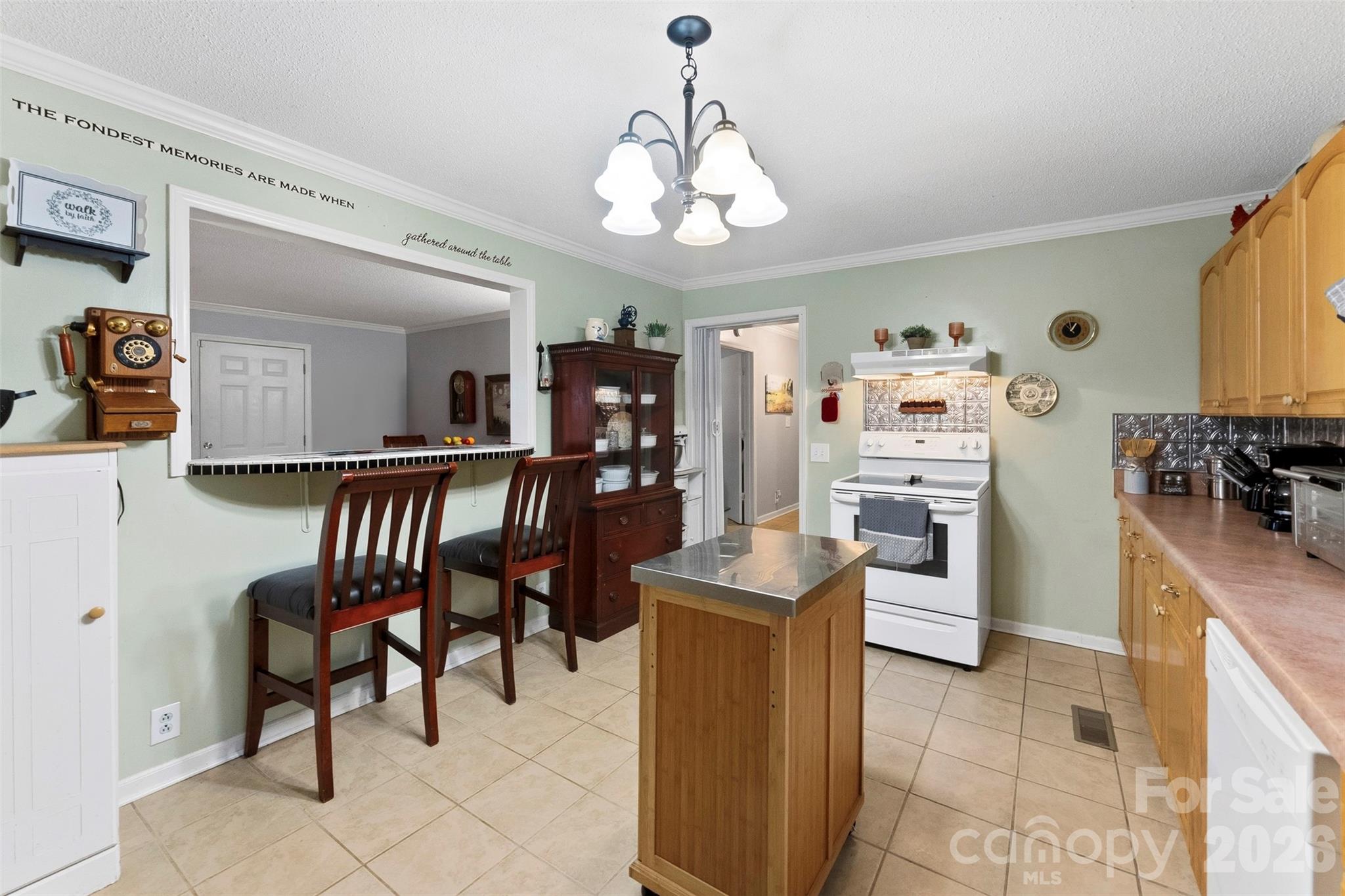 810 Bradley Road — Dallas