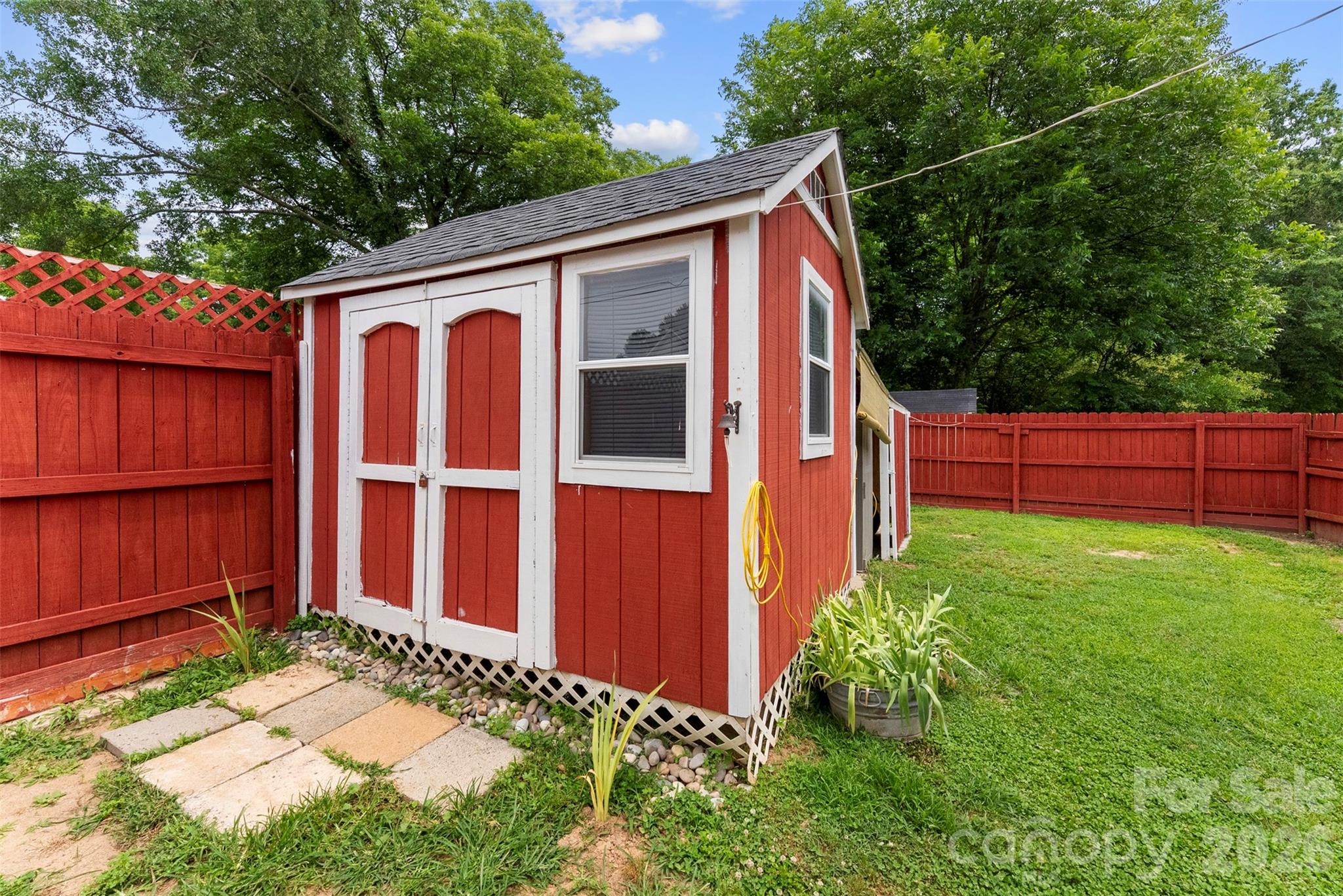 810 Bradley Road — Dallas