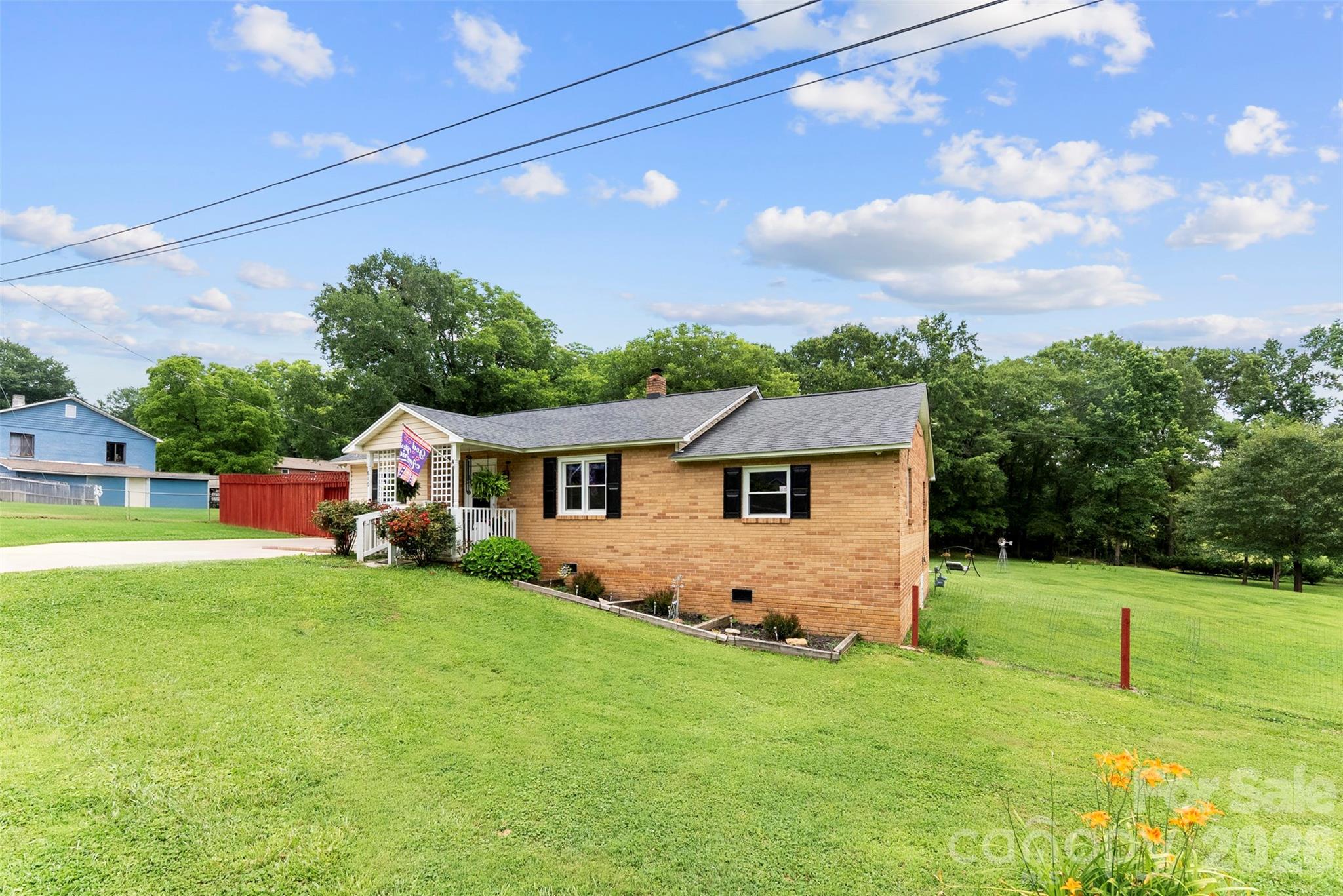 810 Bradley Road — Dallas