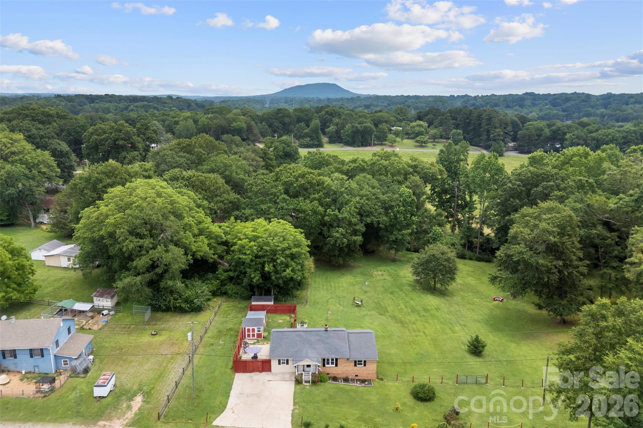 810 Bradley Road — Dallas