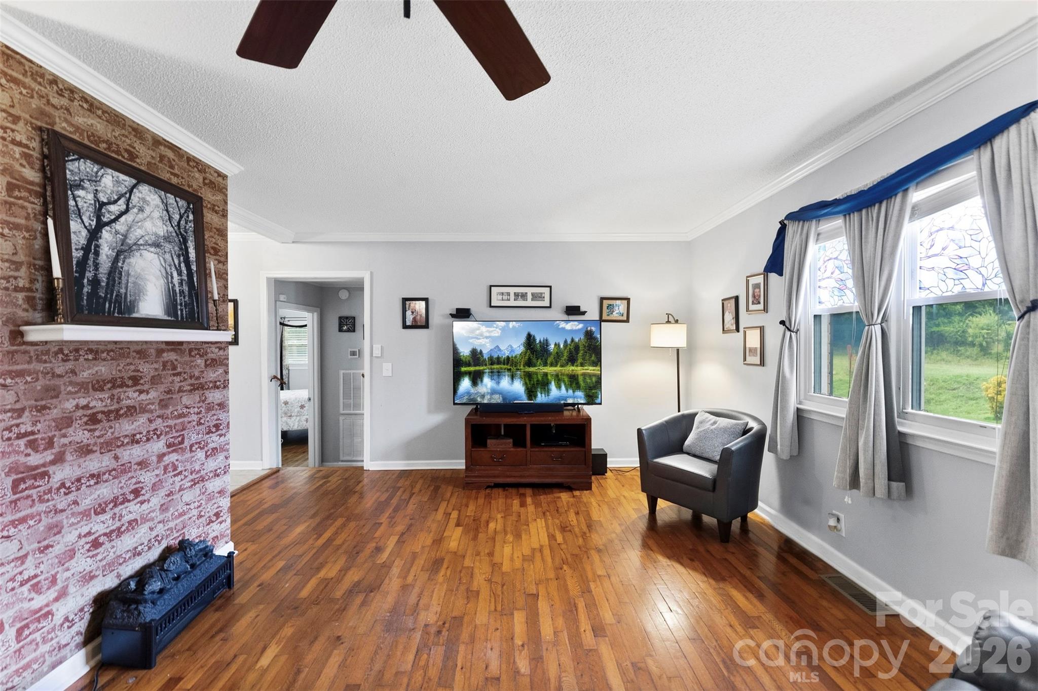 810 Bradley Road — Dallas