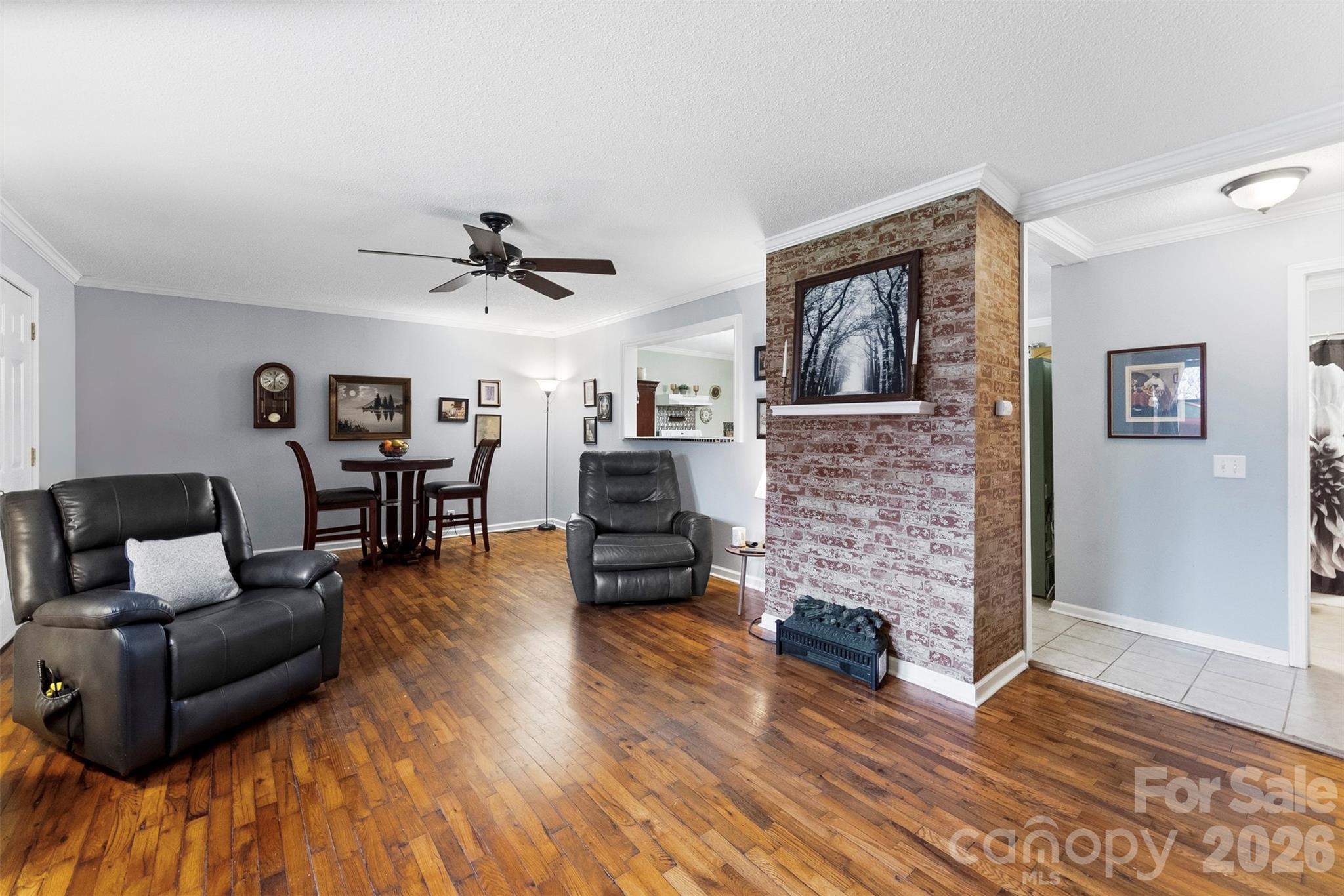 810 Bradley Road — Dallas