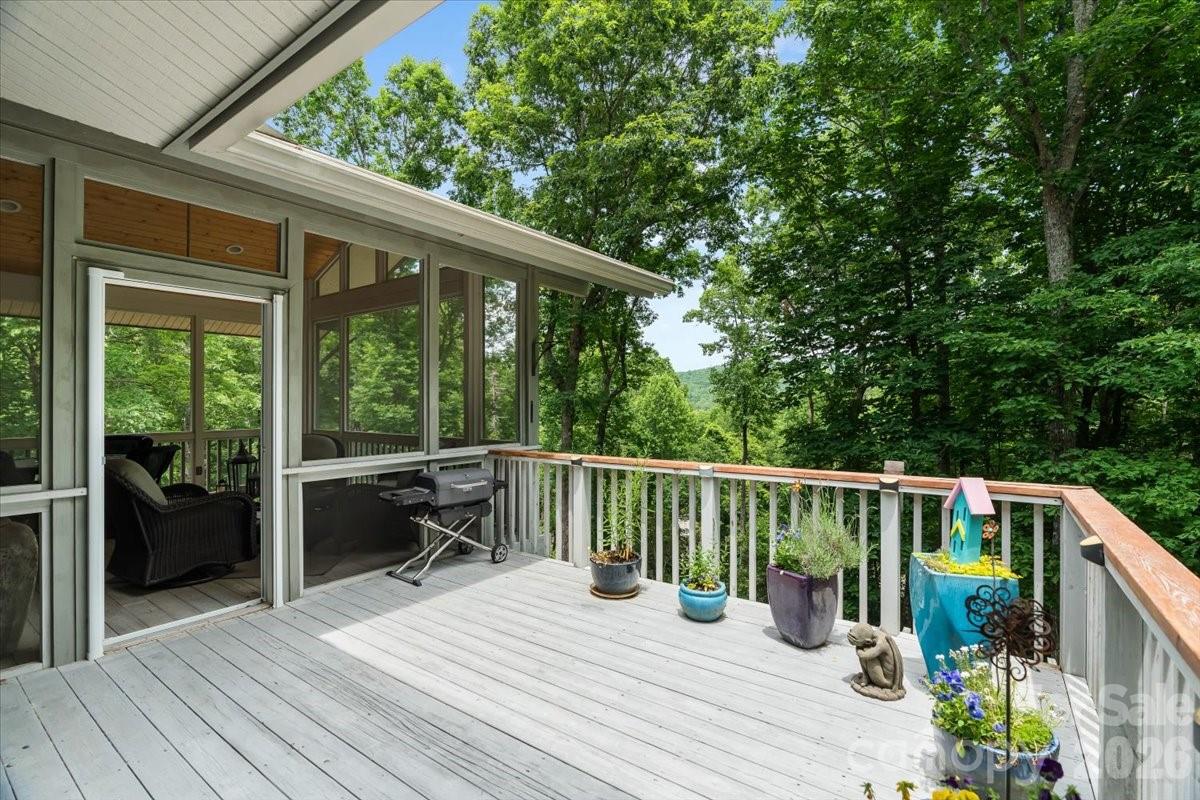 466 Sweetwater Lane — Pisgah Forest
