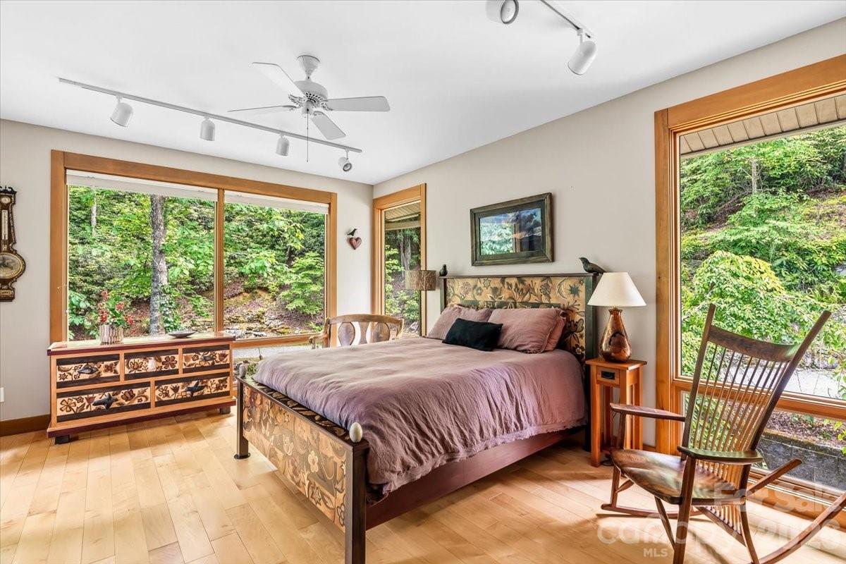 466 Sweetwater Lane — Pisgah Forest