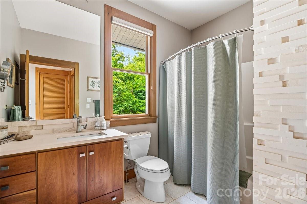 466 Sweetwater Lane — Pisgah Forest