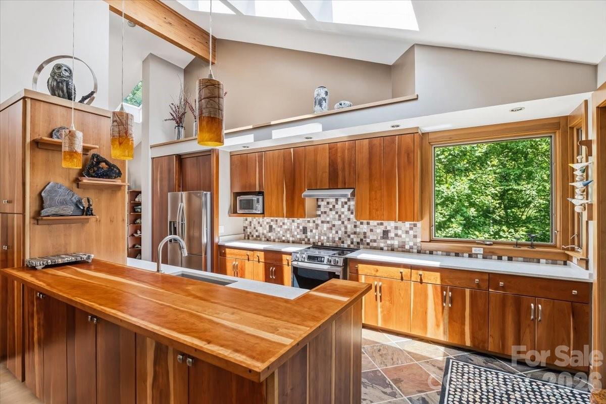 466 Sweetwater Lane — Pisgah Forest
