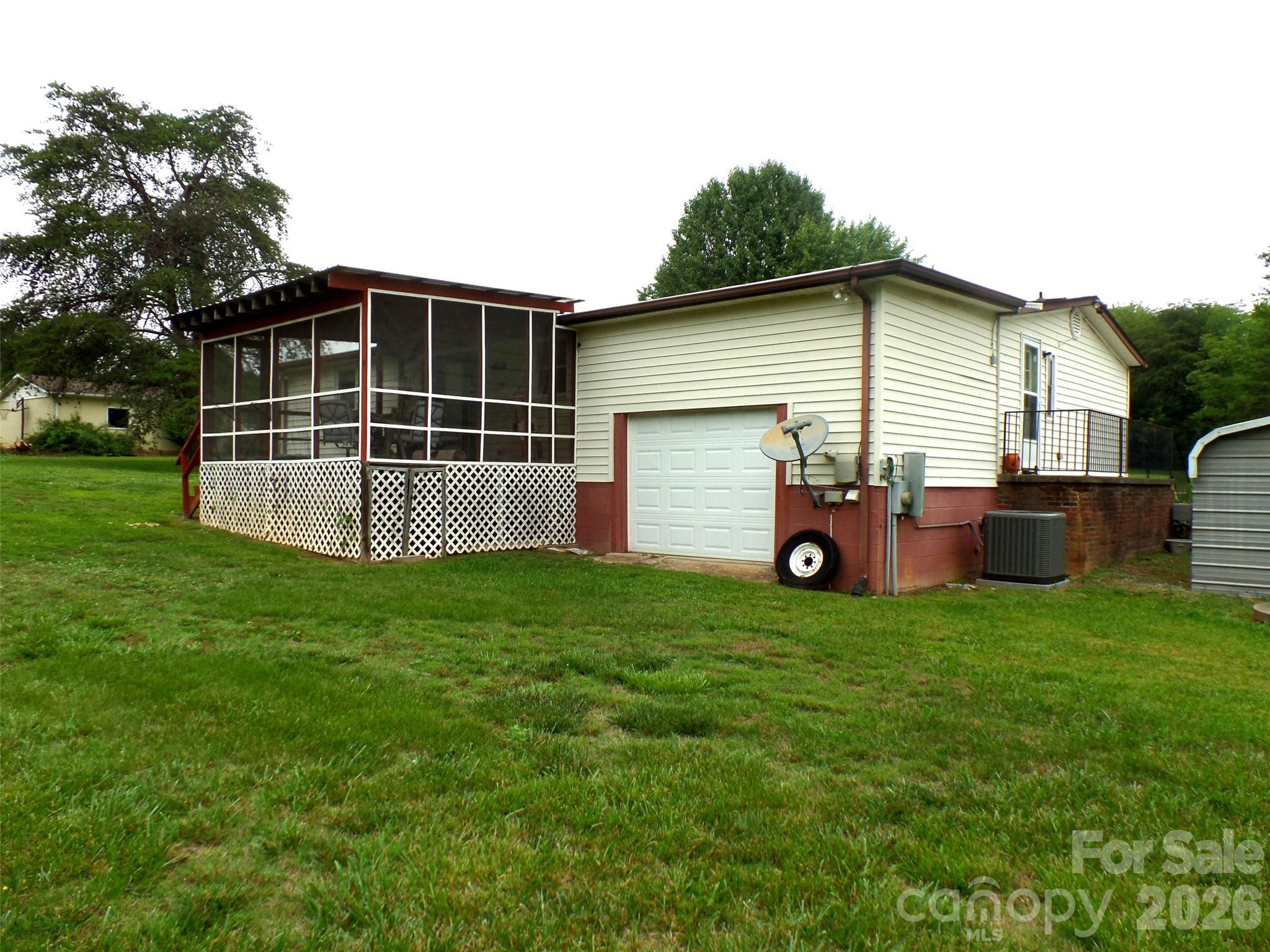 3333 Hunawill Street #2 — Claremont