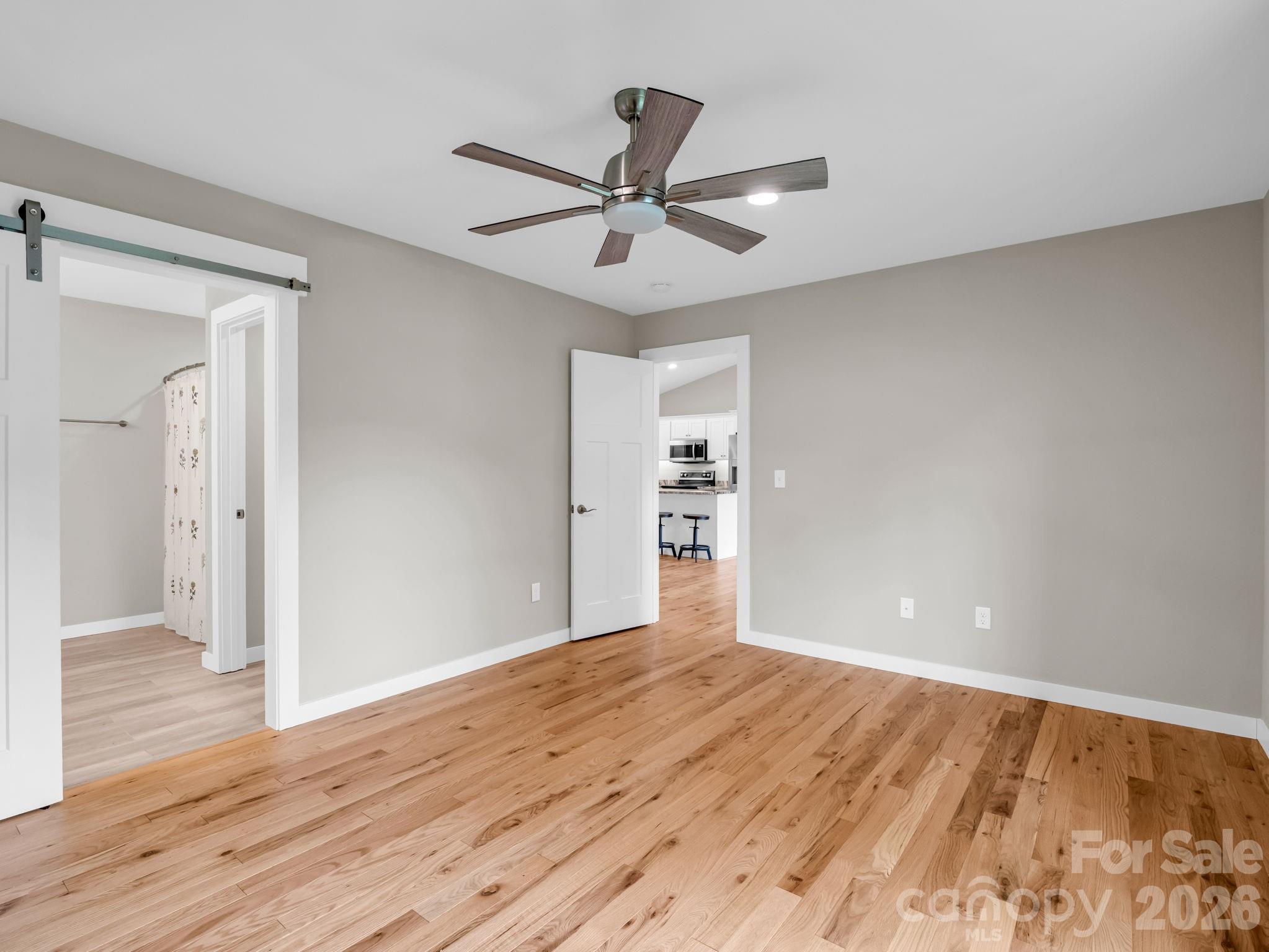 100 Walt Drive — Hendersonville