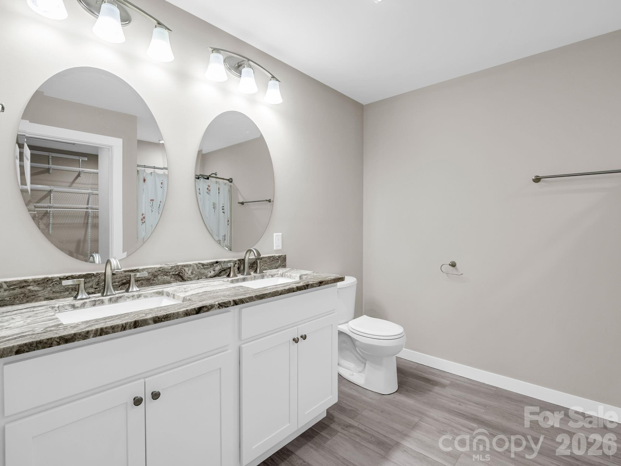 100 Walt Drive — Hendersonville