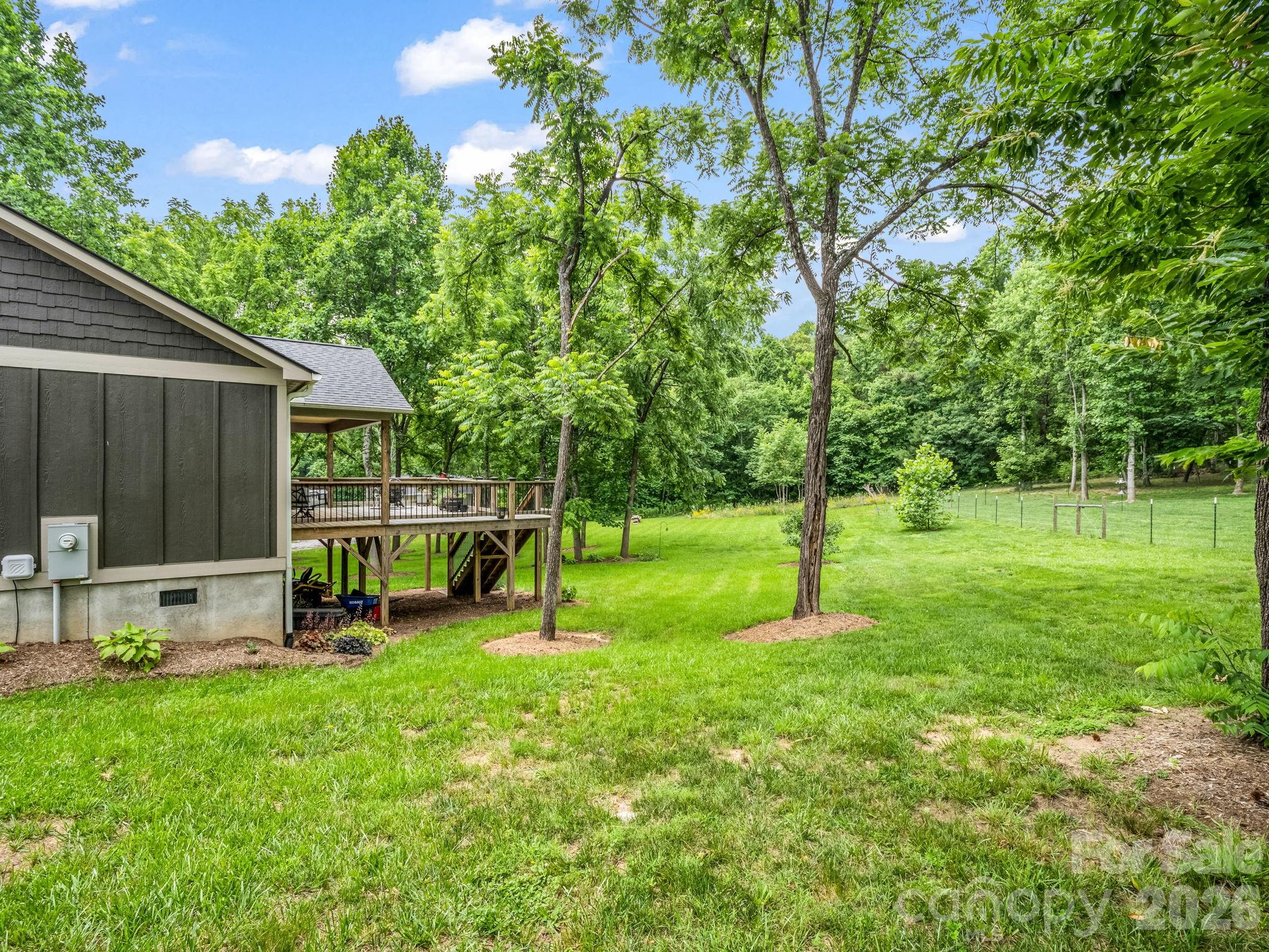100 Walt Drive — Hendersonville