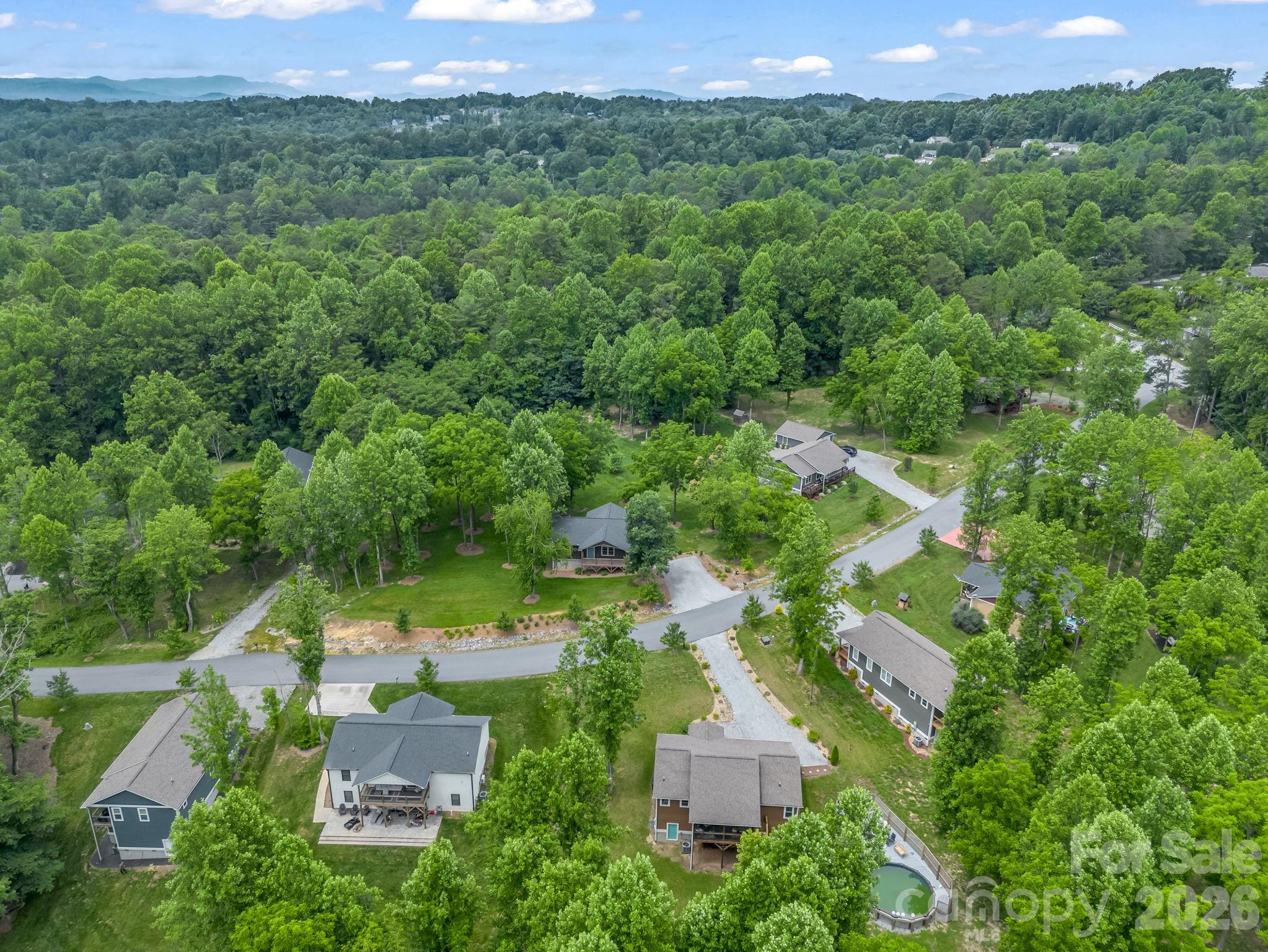 100 Walt Drive — Hendersonville